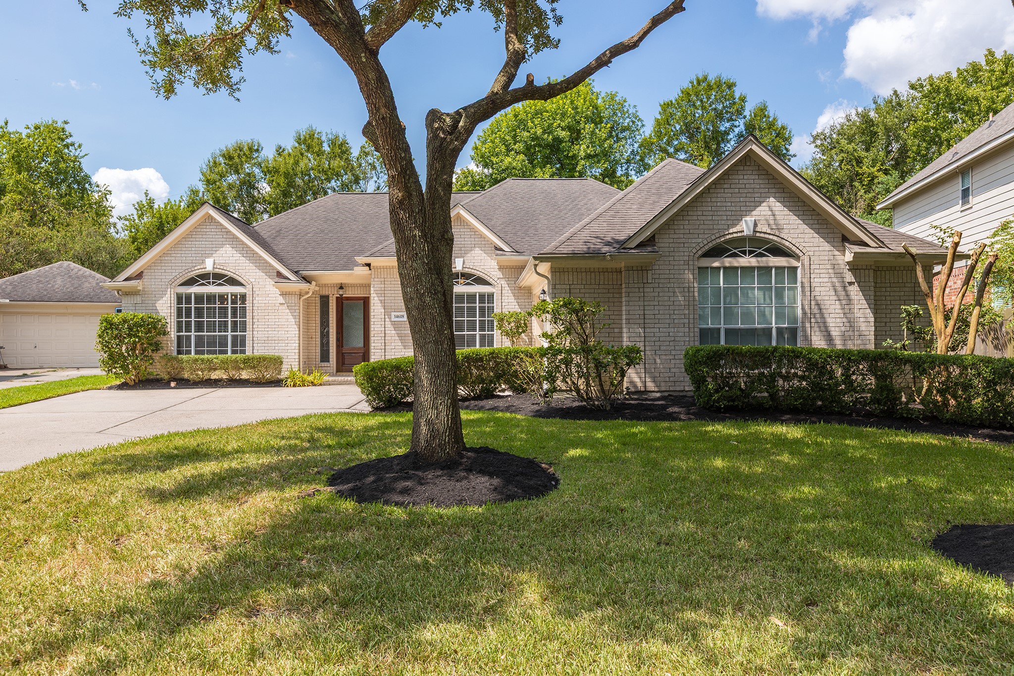 14618 Kings Head Drive Property Photo 1