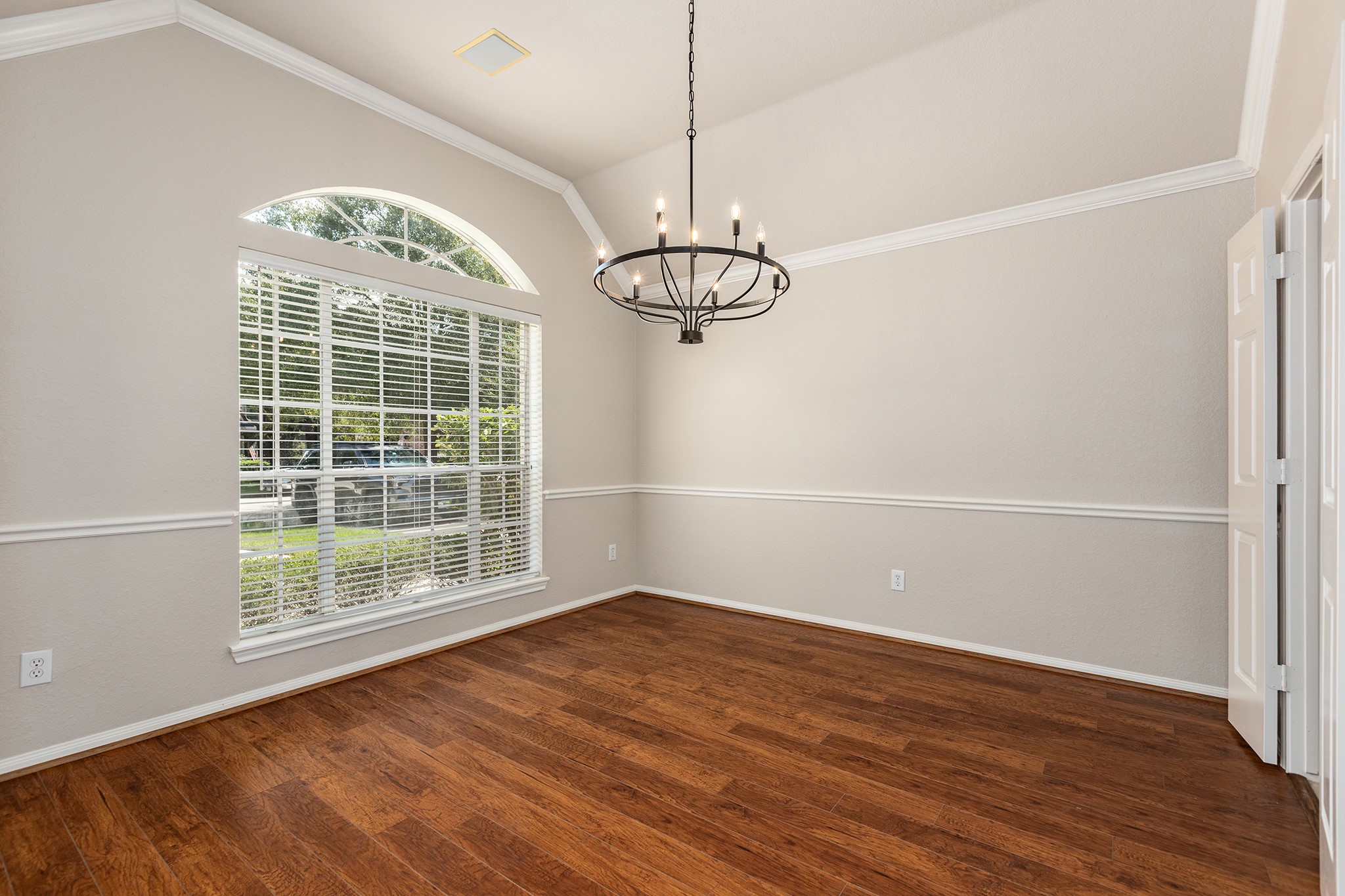 14618 Kings Head Drive Property Photo 5