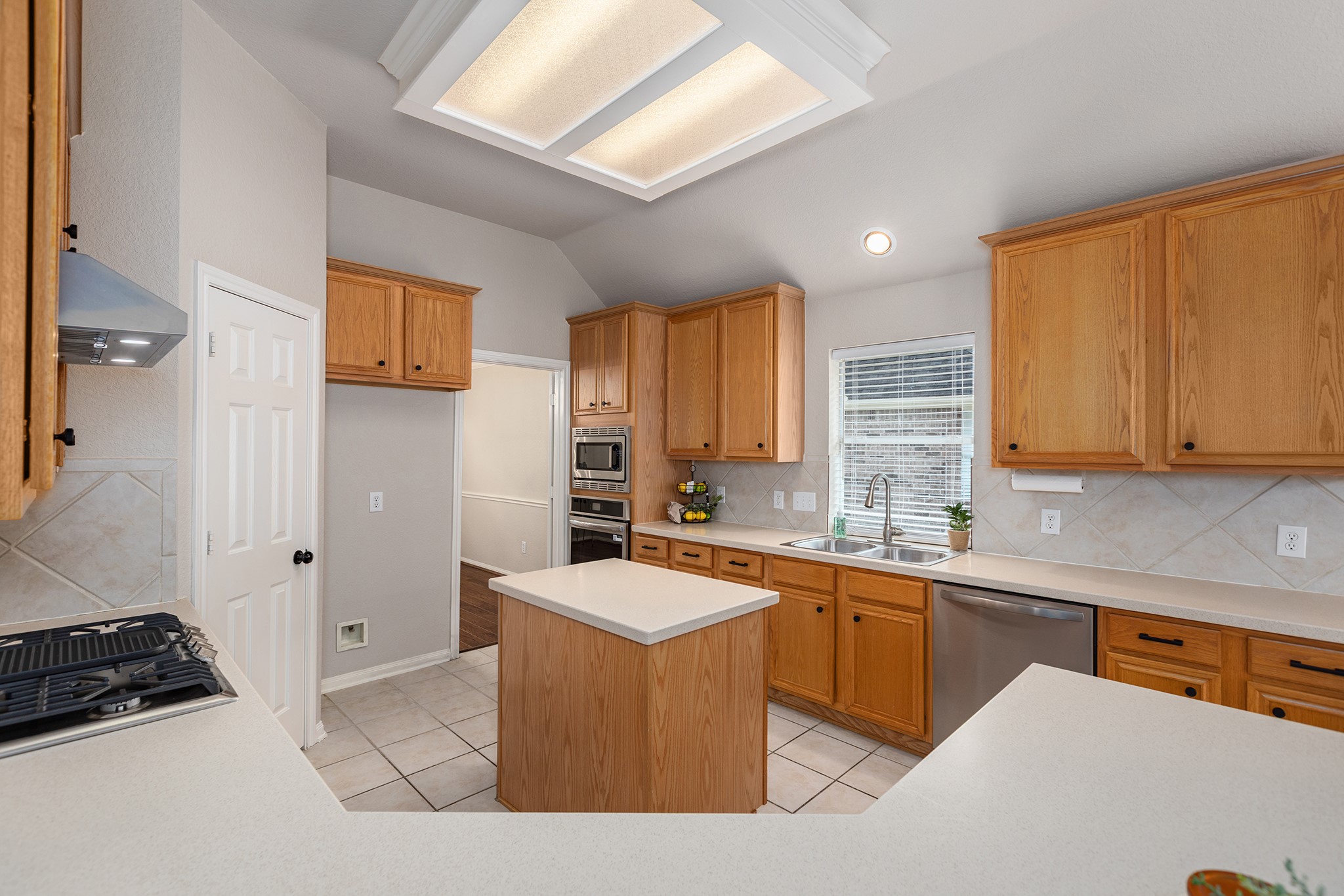 14618 Kings Head Drive Property Photo 16
