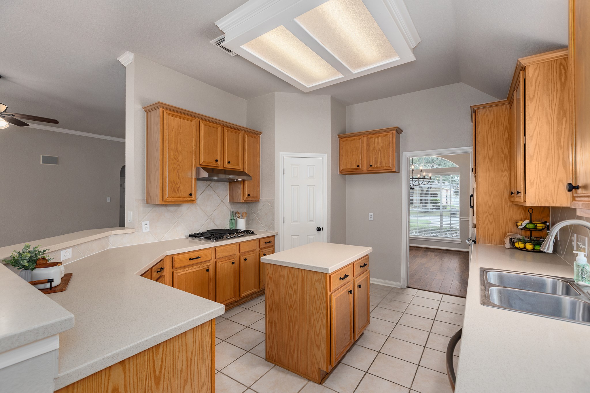 14618 Kings Head Drive Property Photo 17