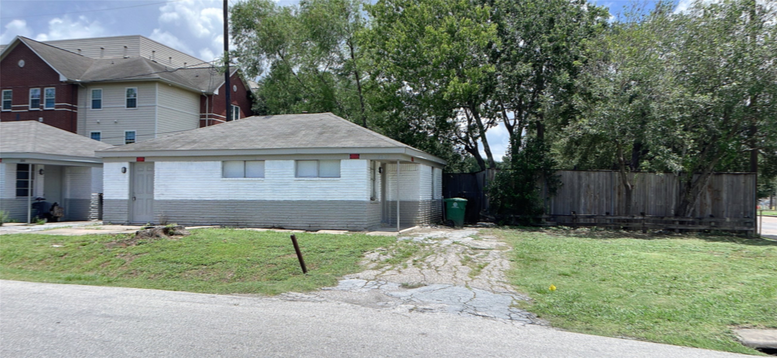 3843 Mount Pleasant St Property Photo 2
