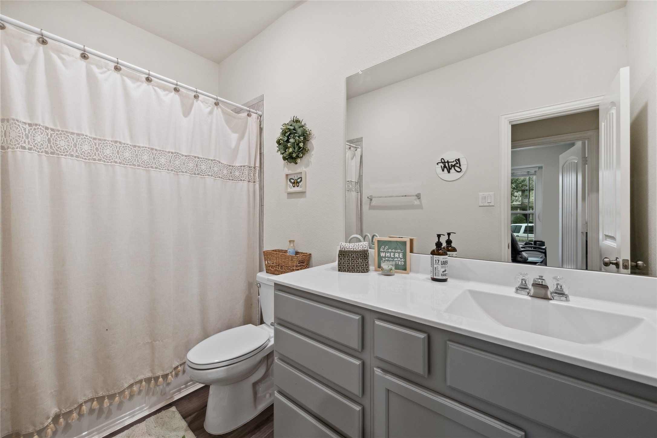 15910 Tug Court Property Photo 6