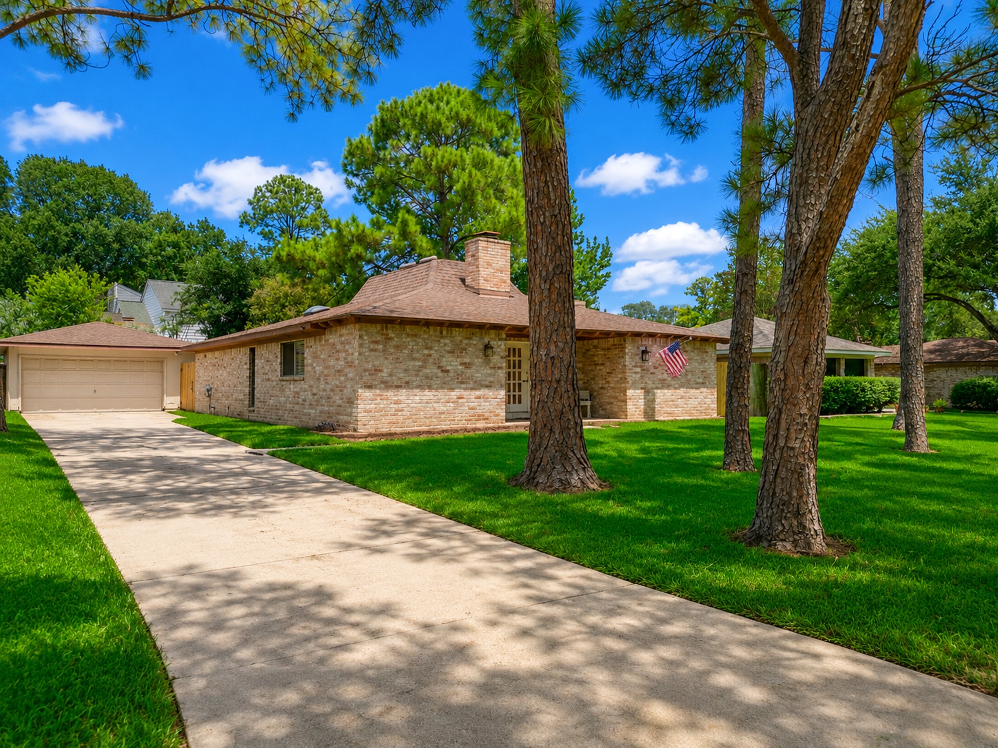 14310 Locke Lane Property Photo 4