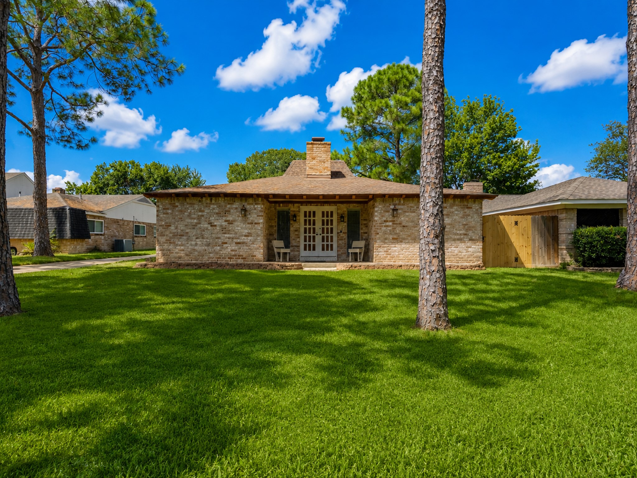 14310 Locke Lane Property Photo 6
