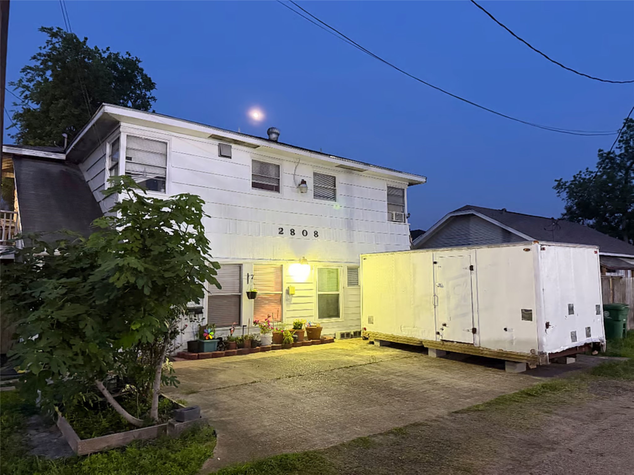 2808 Columbia Street Property Photo 2