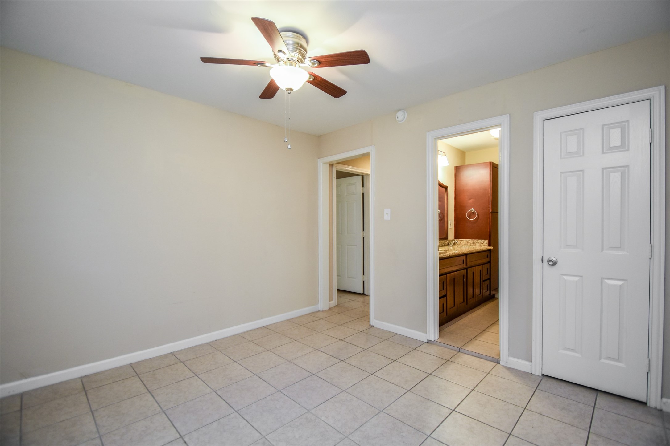 6430 Saxet Street Property Photo 7