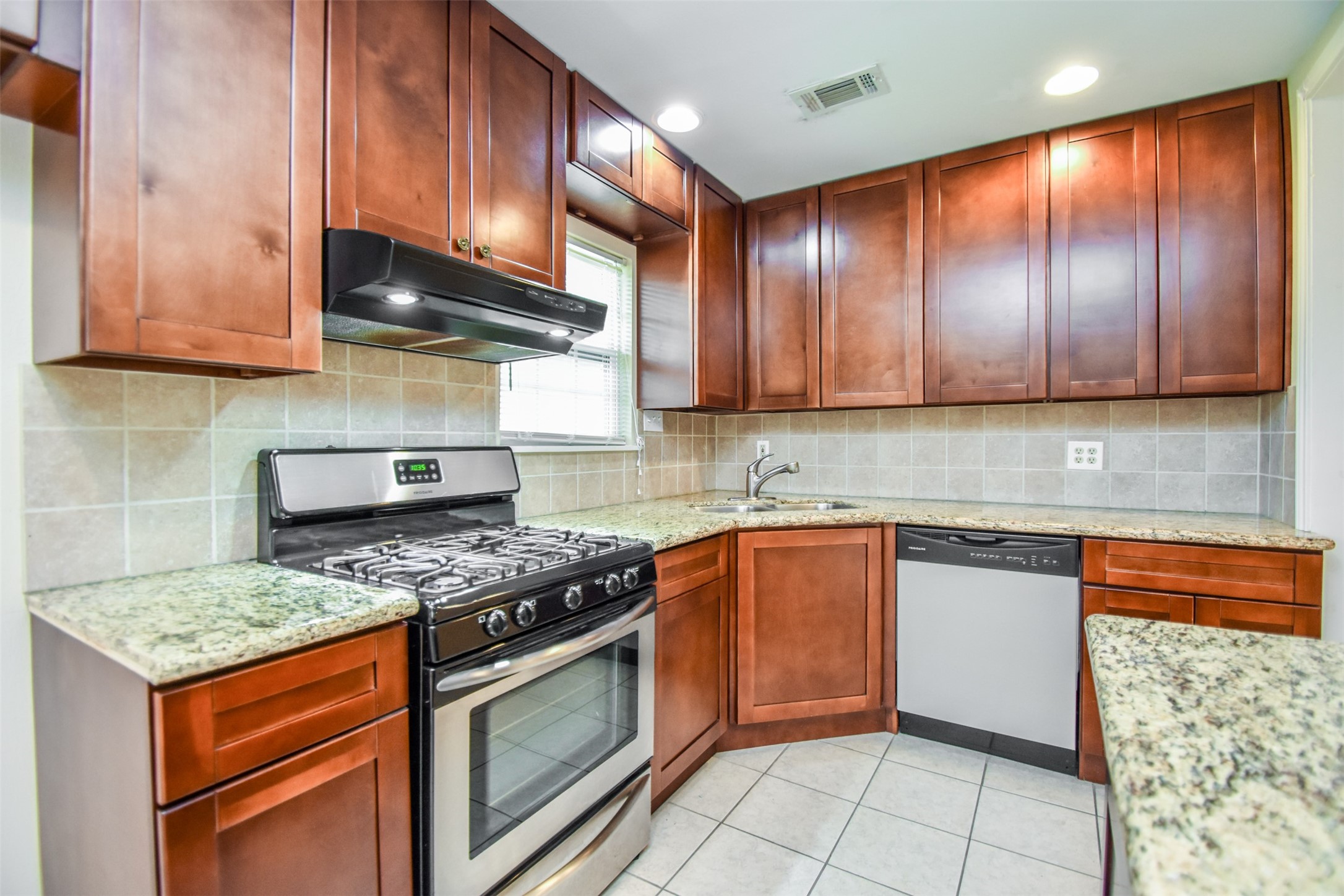 6430 Saxet Street Property Photo 12