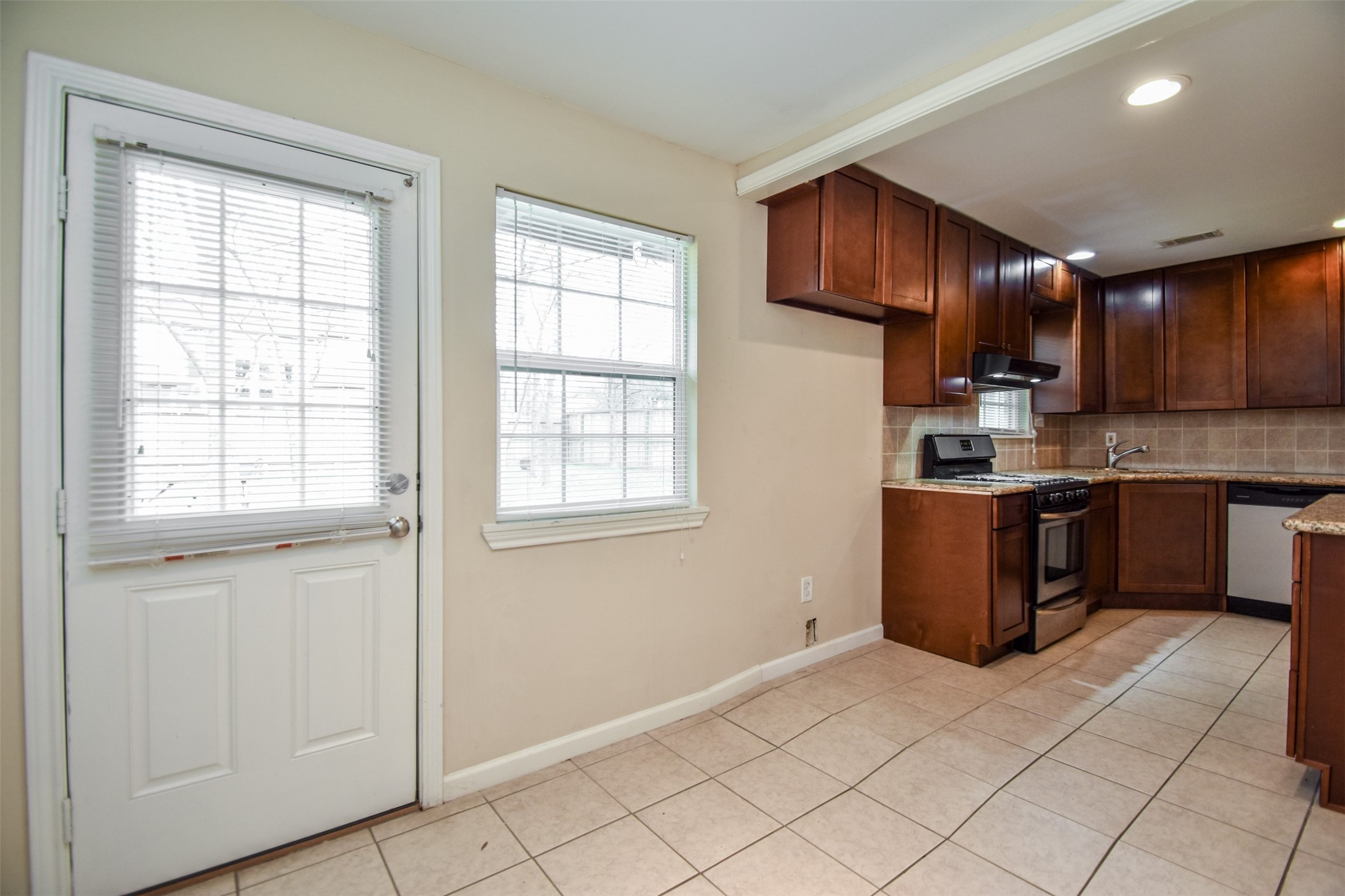 6430 Saxet Street Property Photo 15