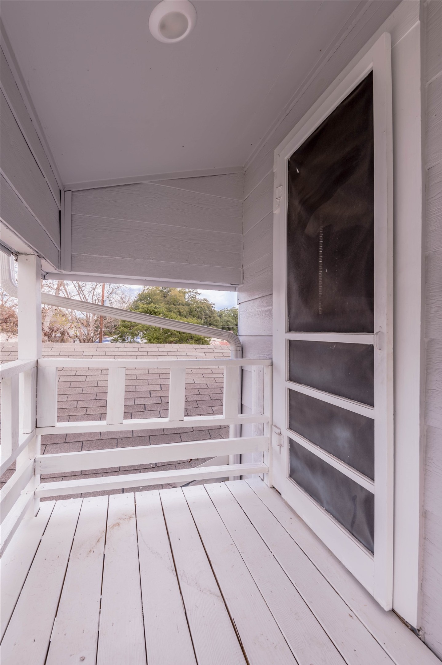 200 W Caroline Street B Property Photo 3