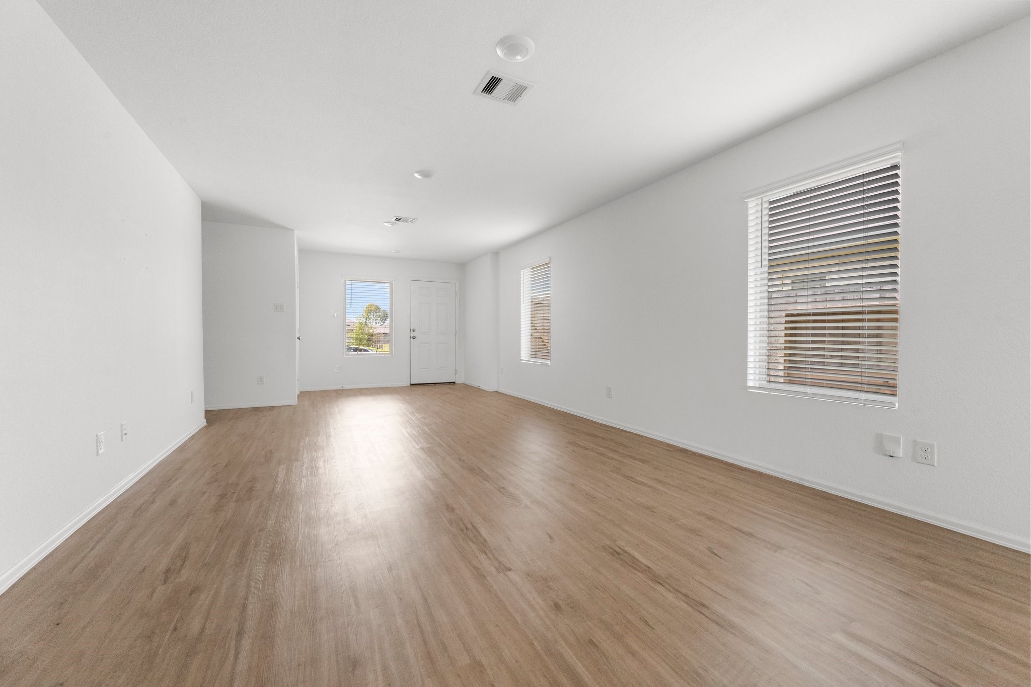 18979 Panzini Drive Property Photo 3