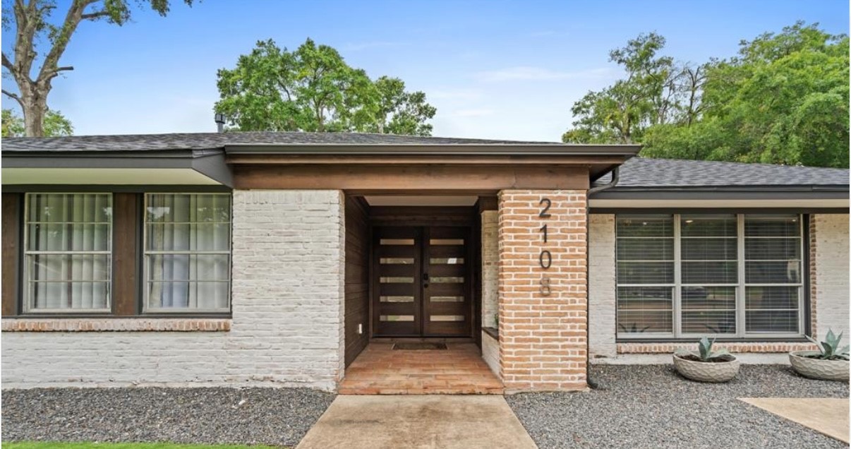 2108 Chimney Rock Road Property Photo 14