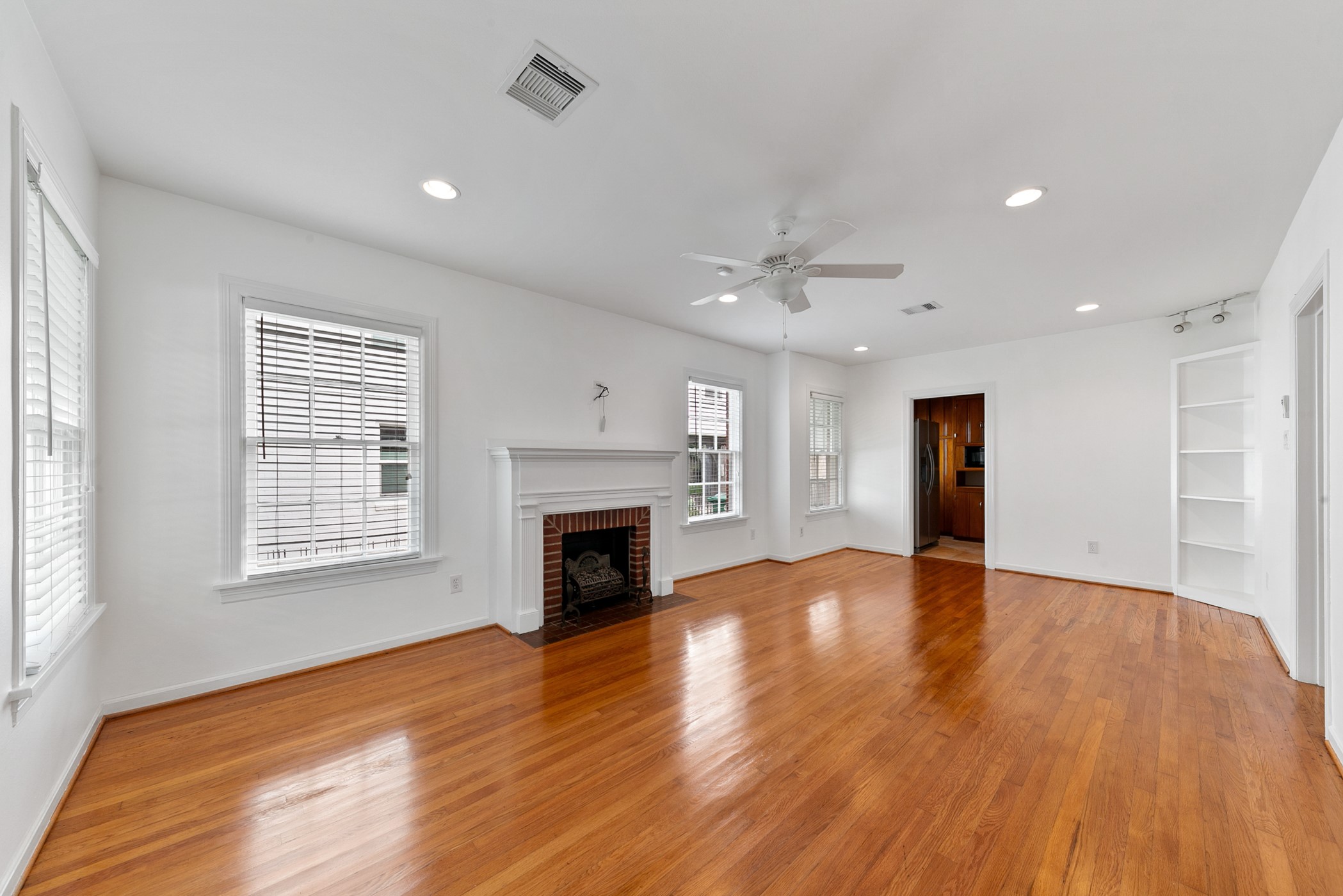 2302 Shakespeare Street Property Photo 5