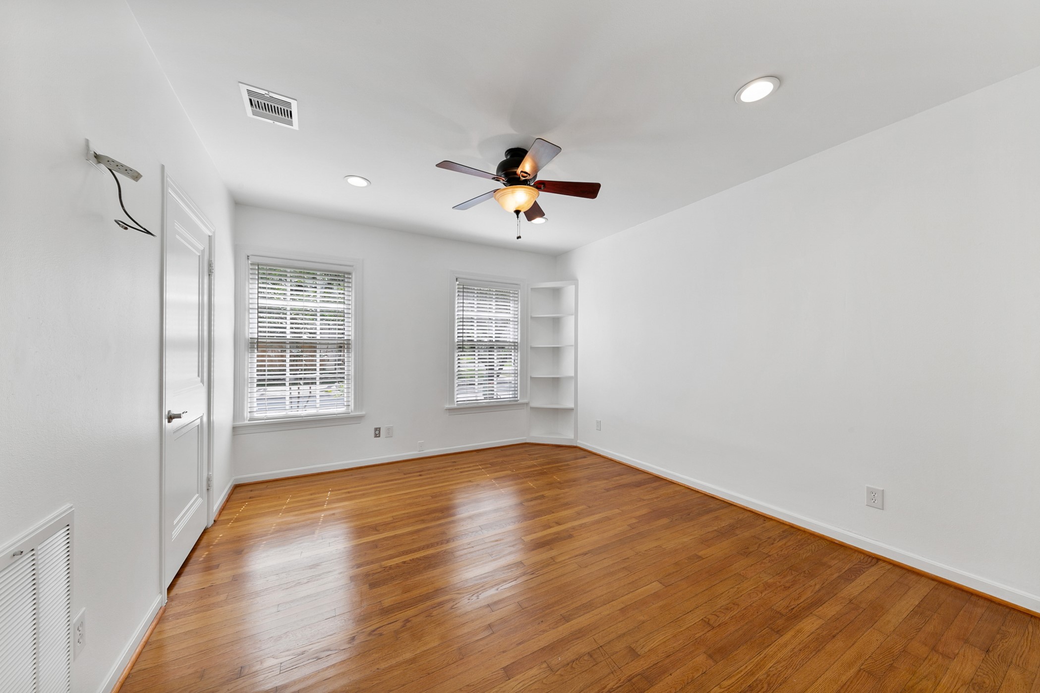 2302 Shakespeare Street Property Photo 7