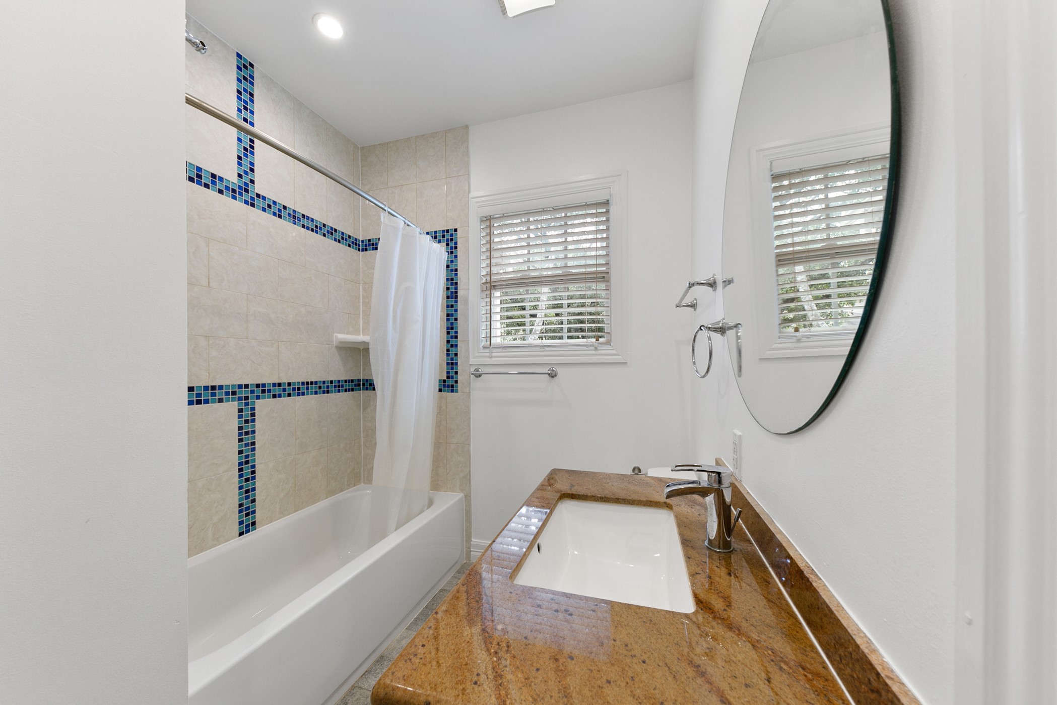 2302 Shakespeare Street Property Photo 8