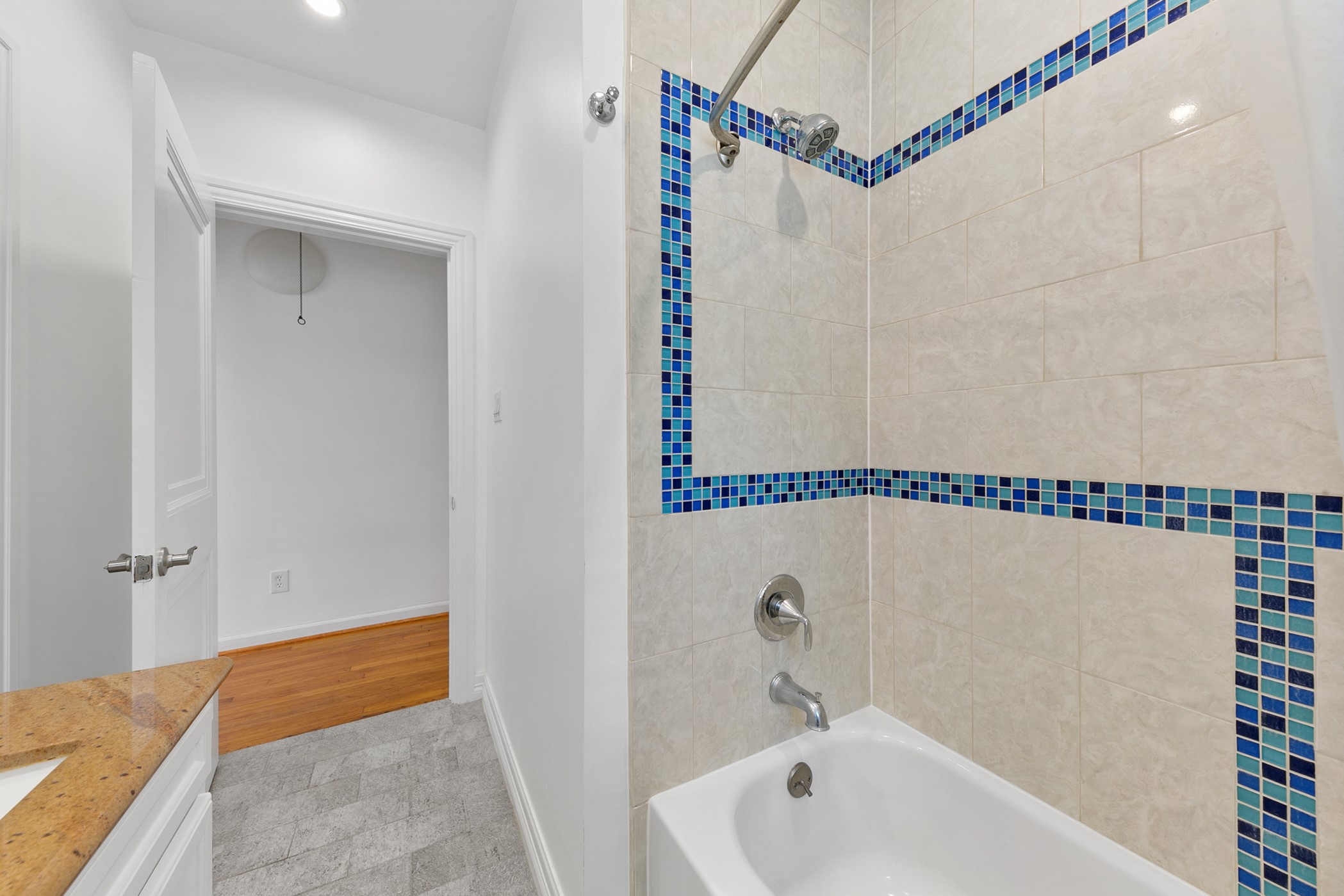 2302 Shakespeare Street Property Photo 9