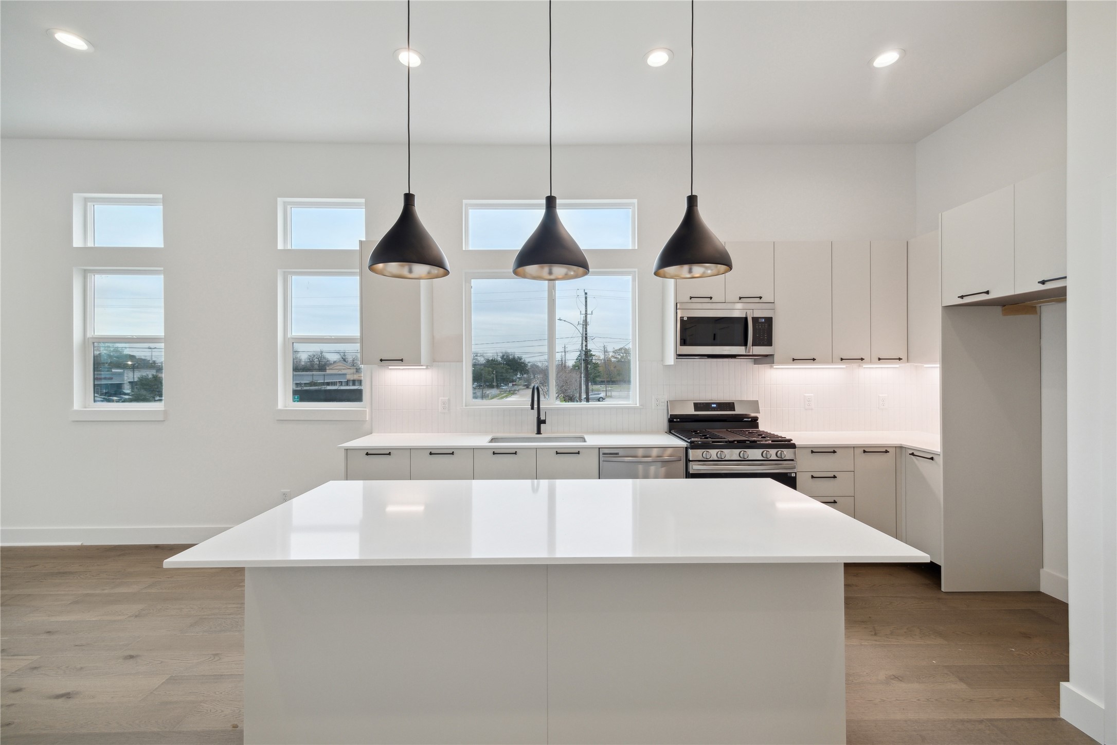 303 Marcella Street E Property Photo