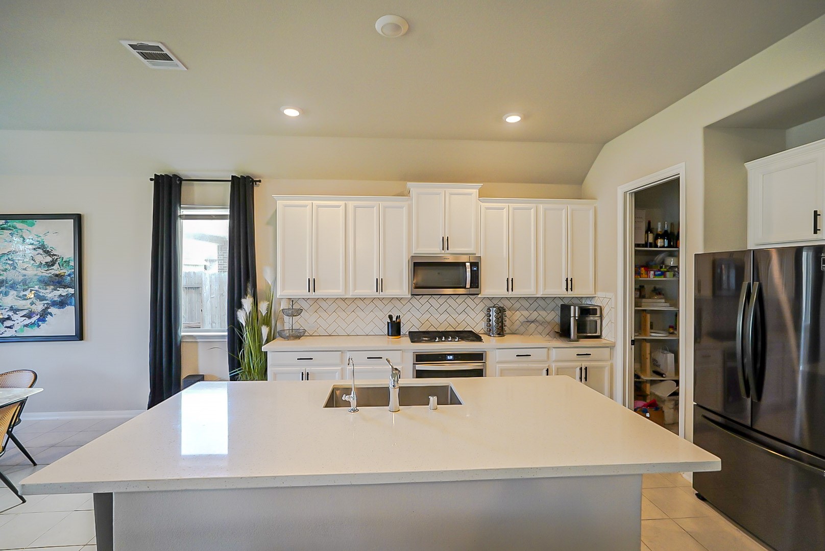 8203 Longear Lane Property Photo 25