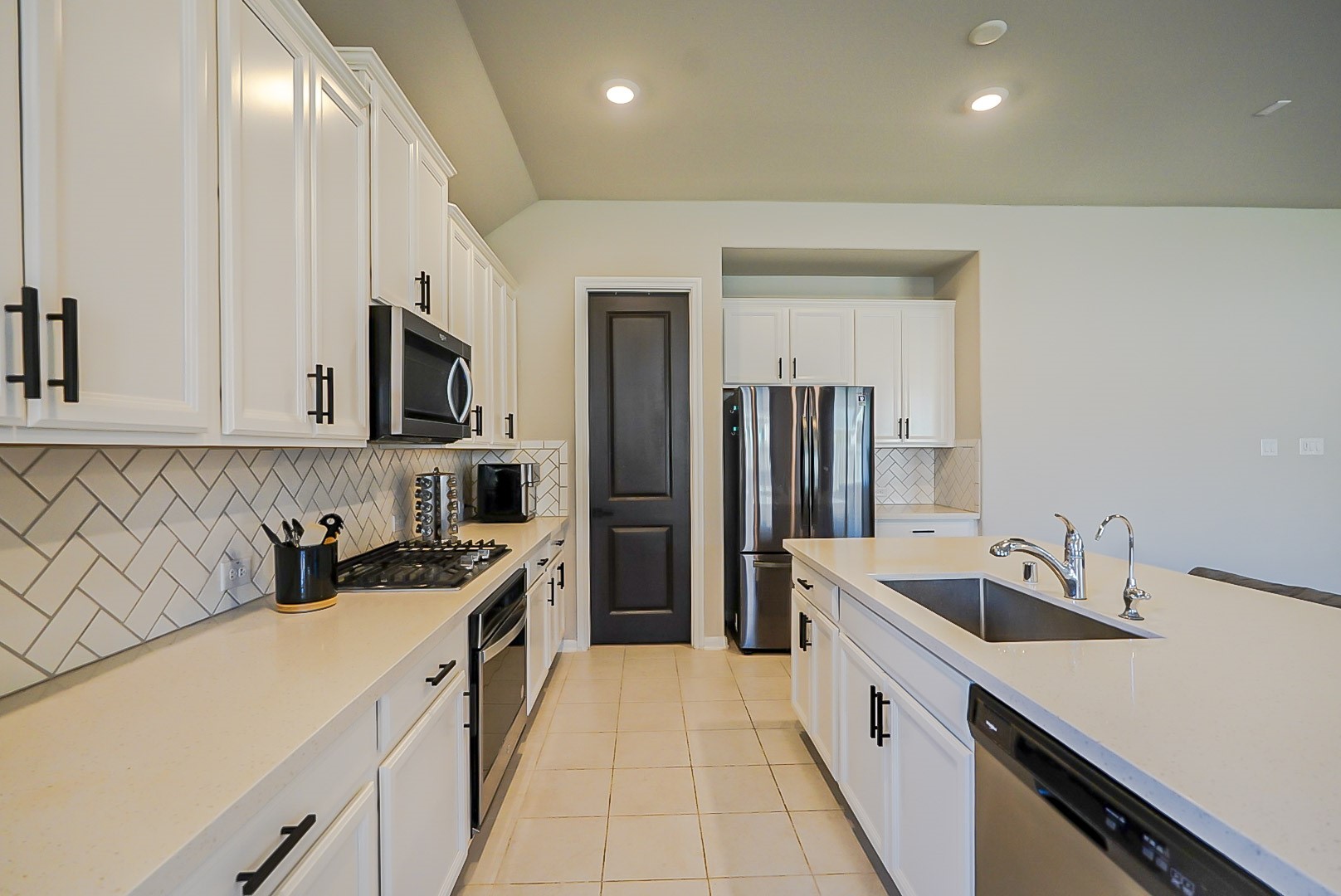 8203 Longear Lane Property Photo 27