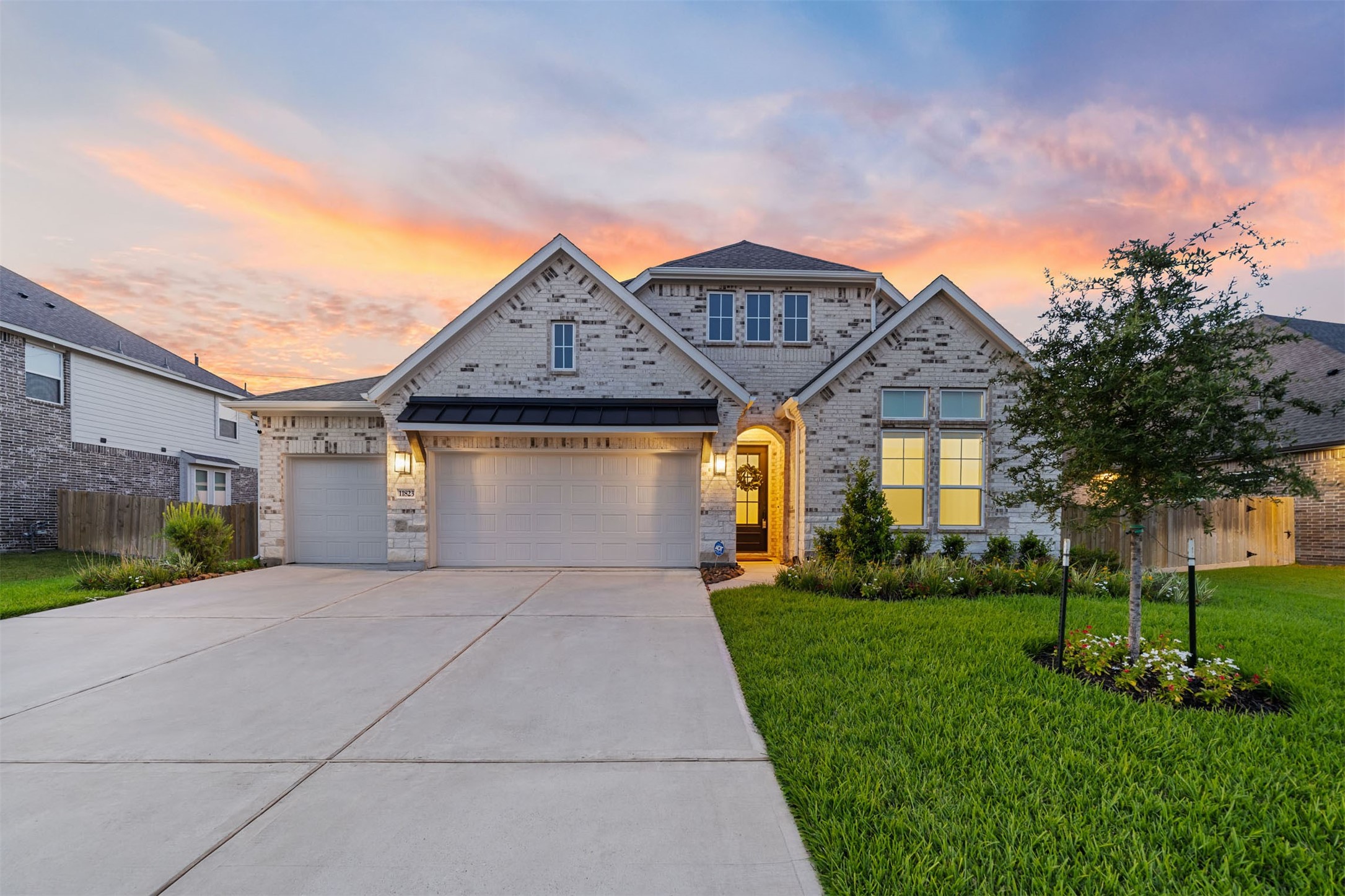11823 Oakwood Drive Property Photo