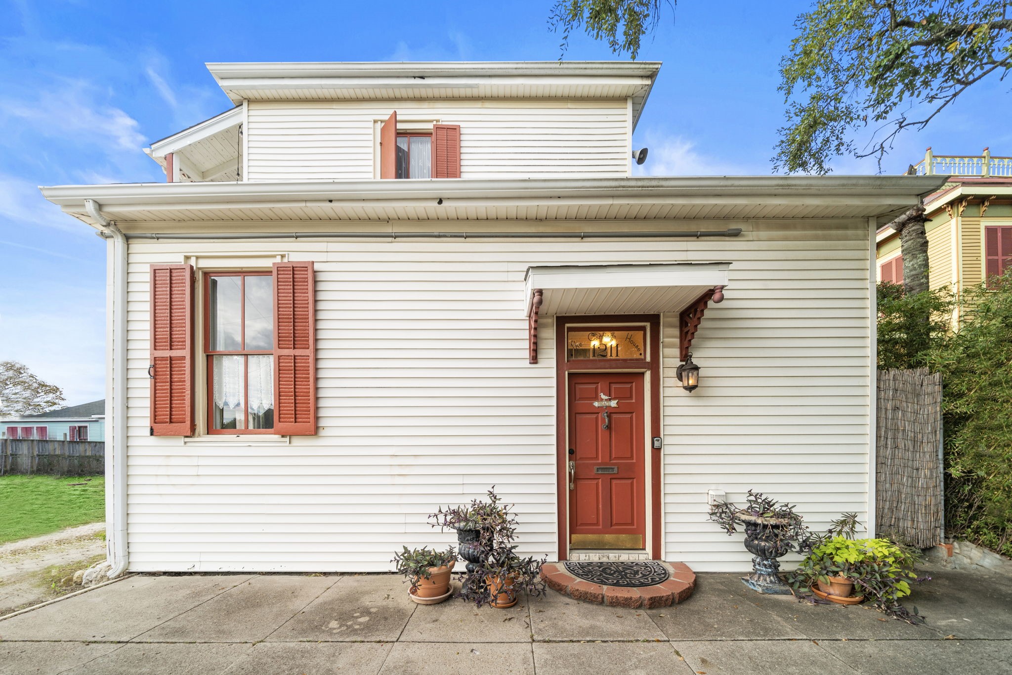 1211 33rd Street Property Photo
