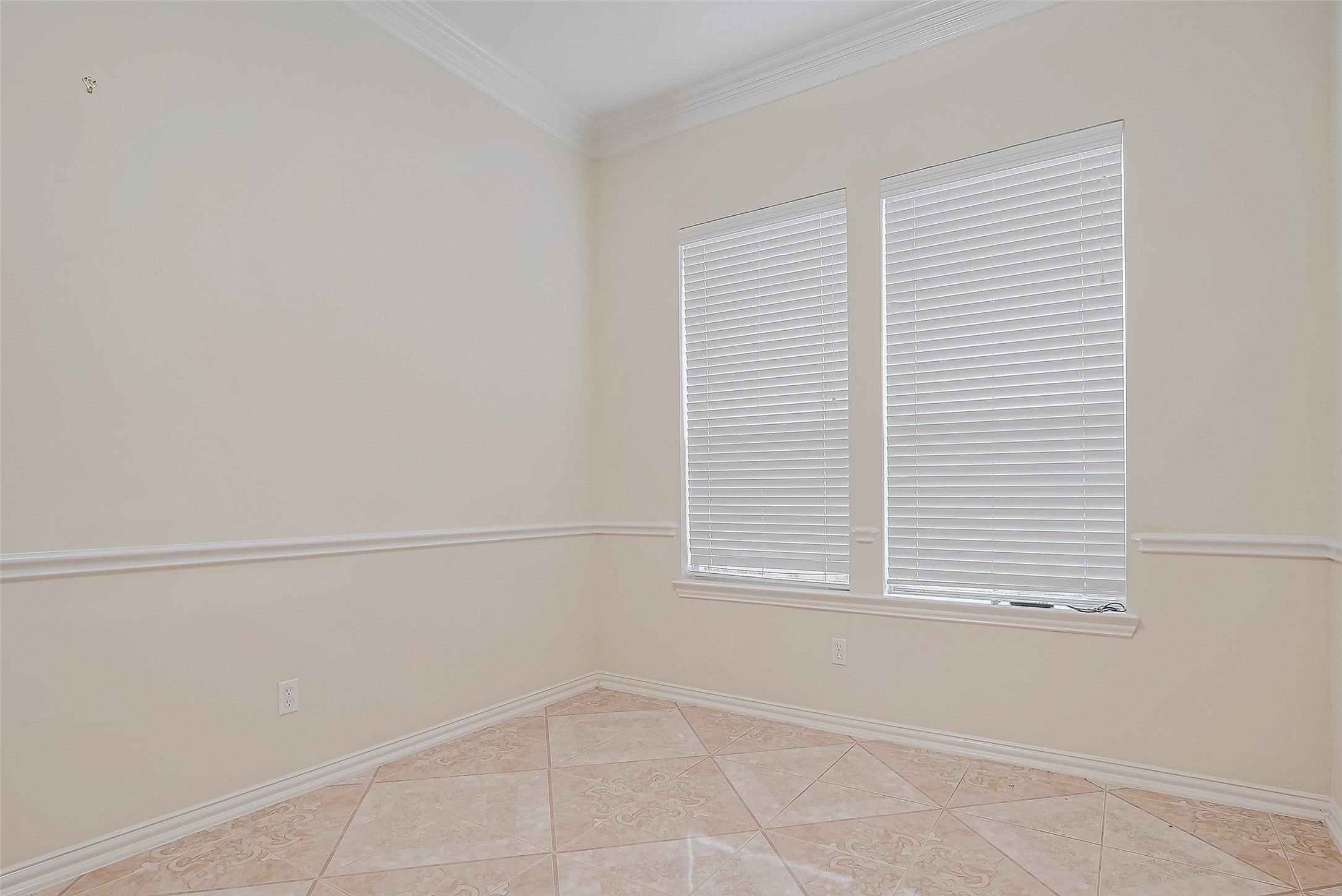 14314 Jaubert Court Property Photo 11