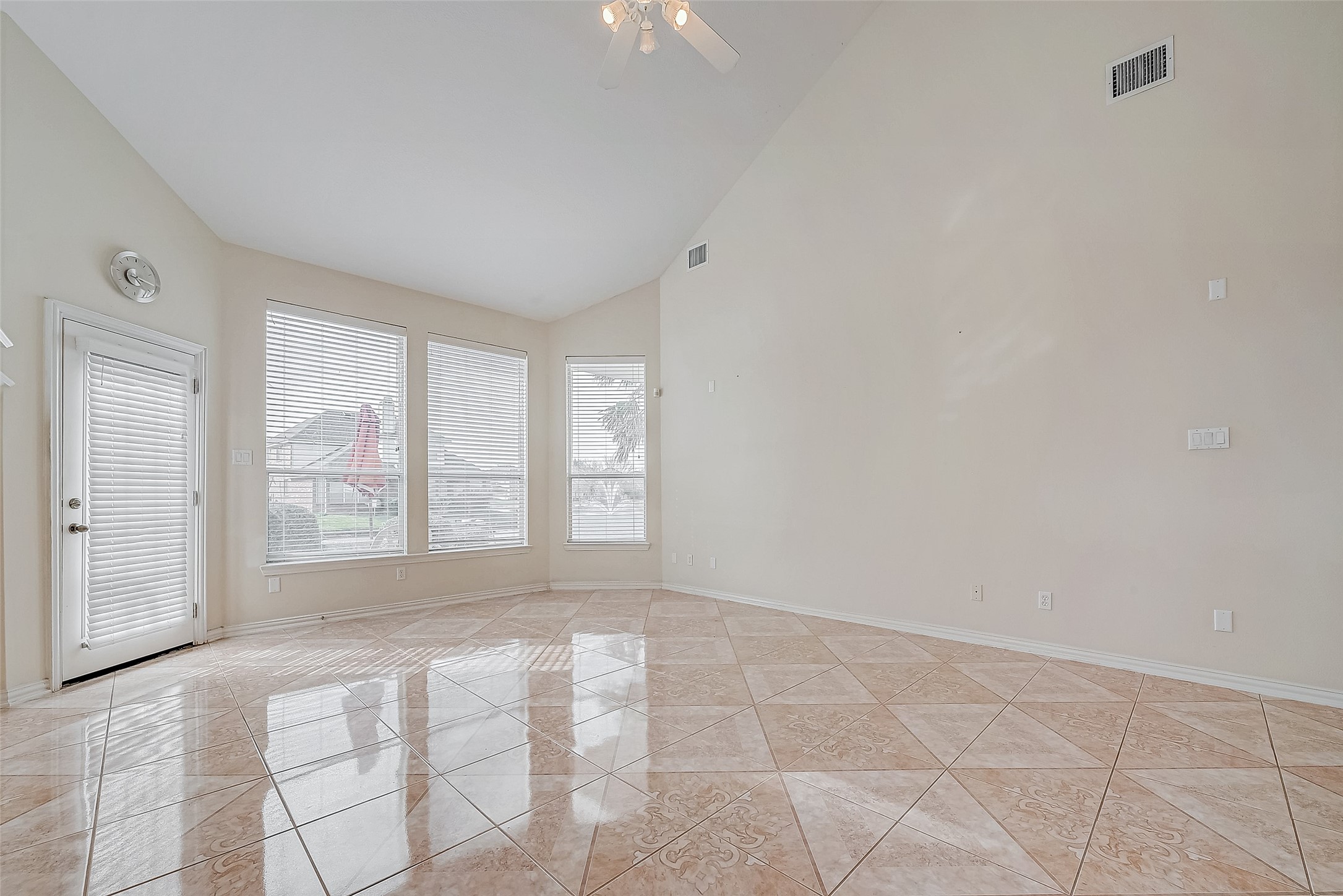14314 Jaubert Court Property Photo 12