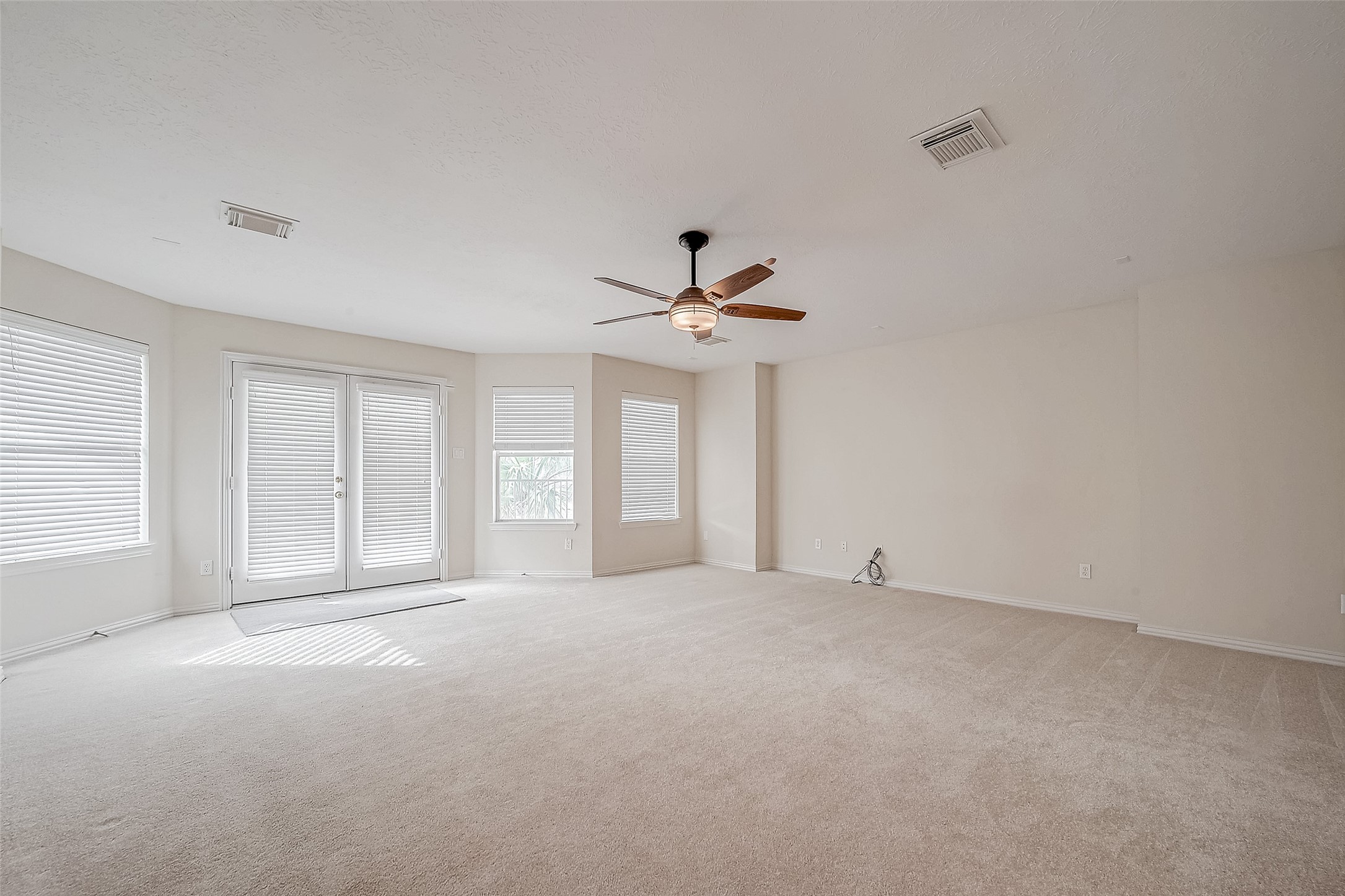 14314 Jaubert Court Property Photo 23