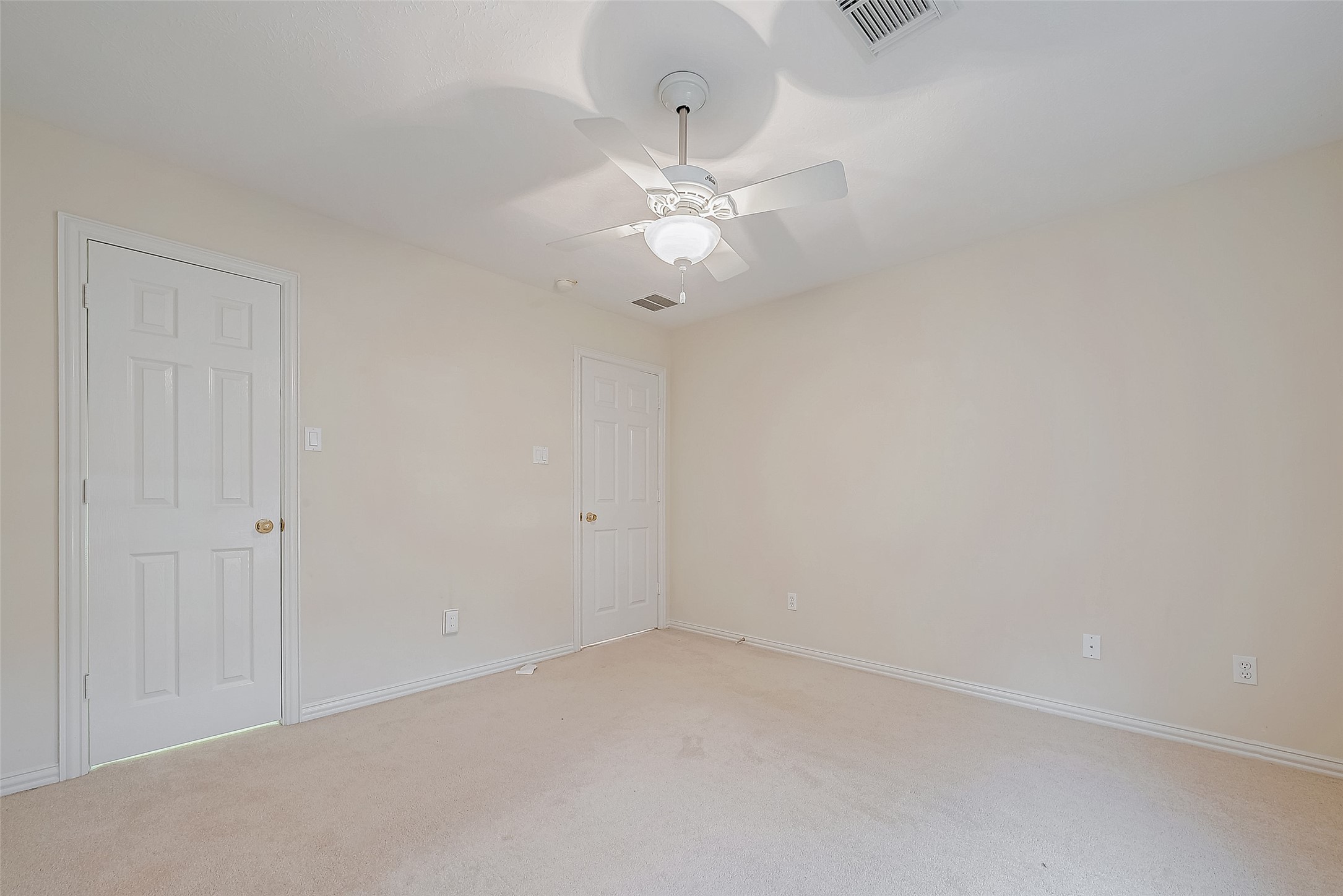 14314 Jaubert Court Property Photo 28