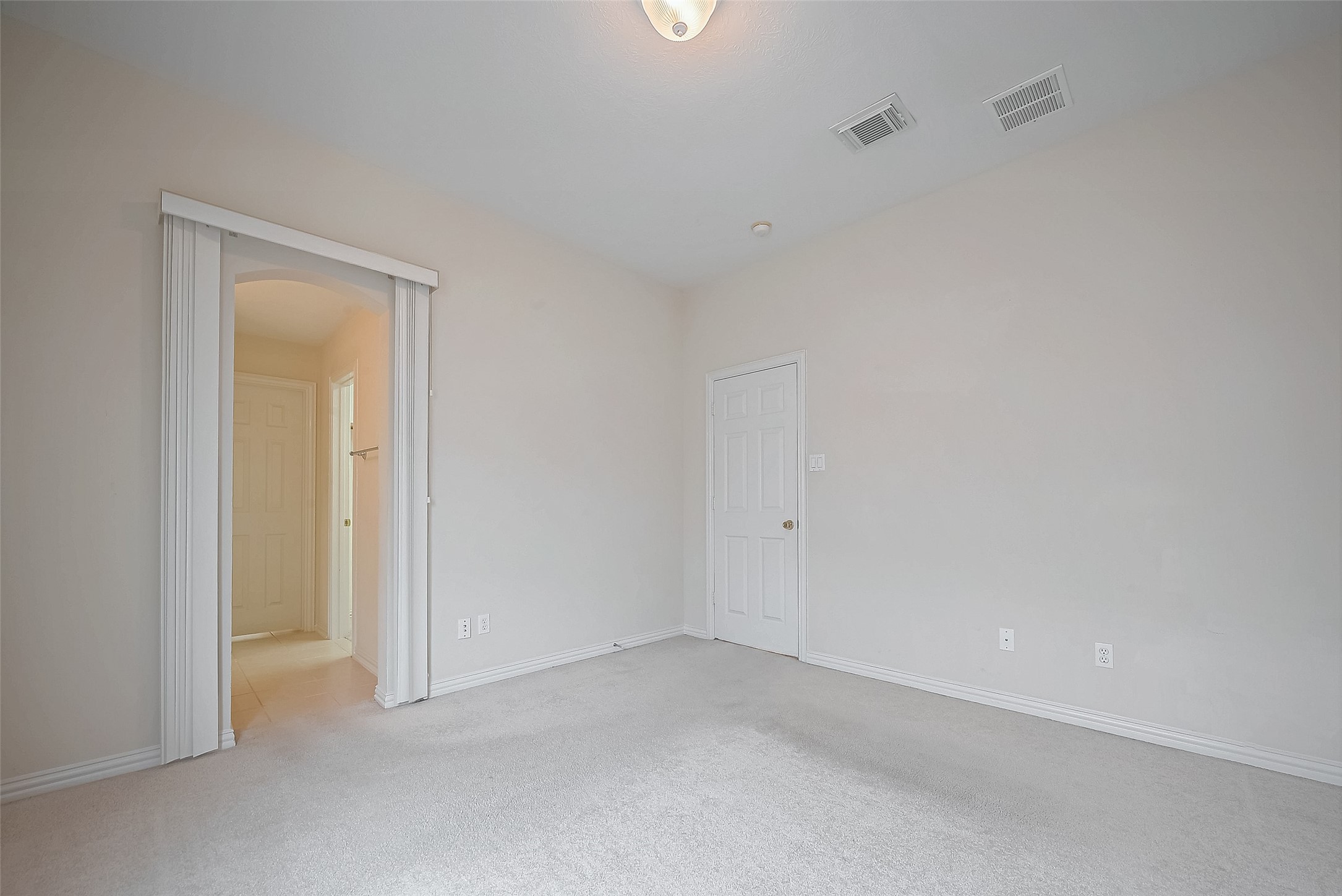 14314 Jaubert Court Property Photo 33