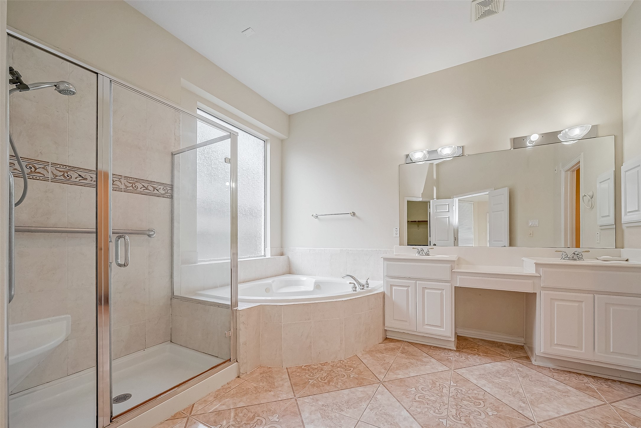 14314 Jaubert Court Property Photo 37