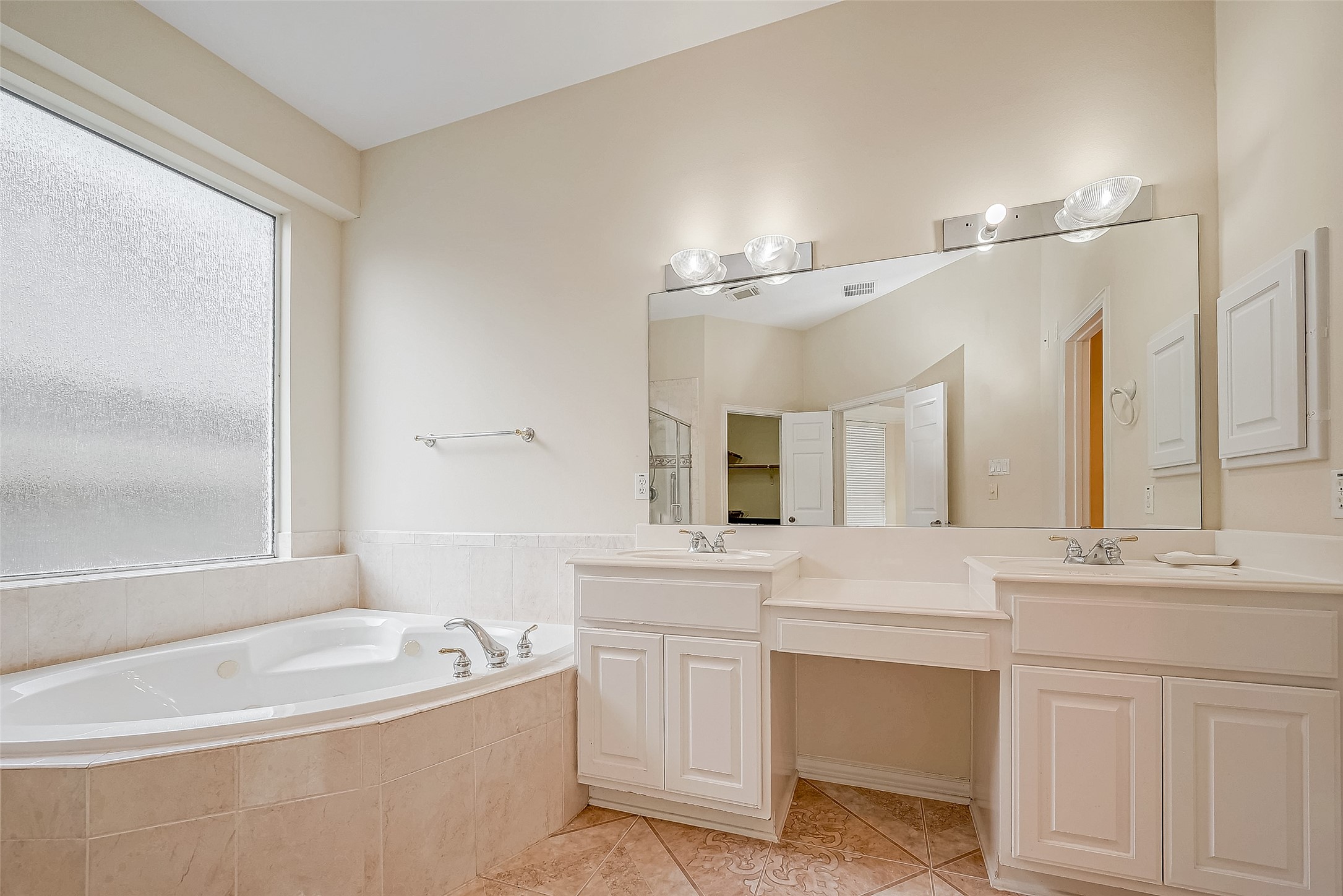 14314 Jaubert Court Property Photo 38