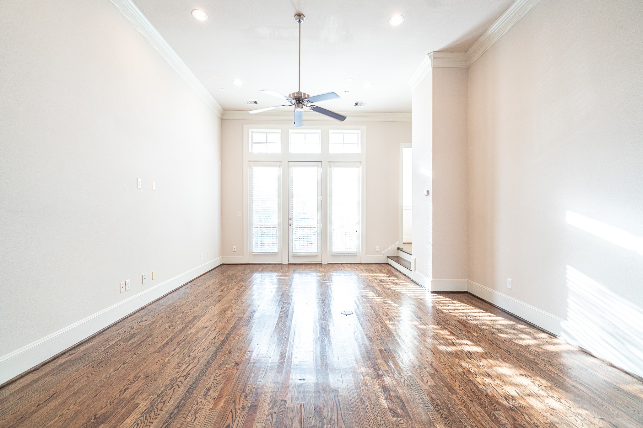 1027 Saint Charles Street Property Photo 8