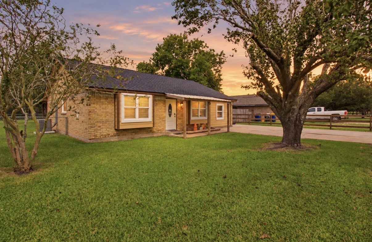 5106 3rd Street Property Photo 1