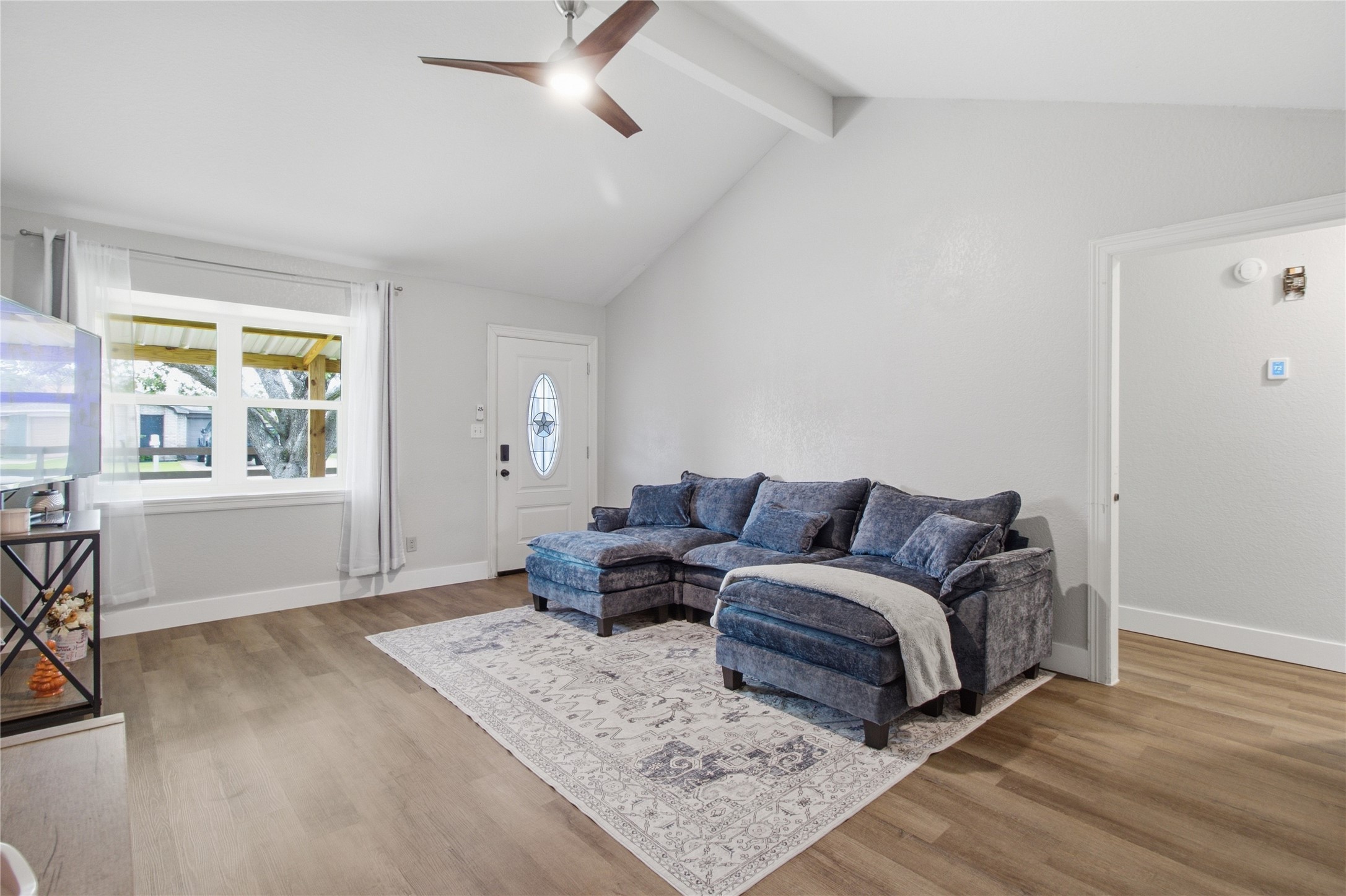 5106 3rd Street Property Photo 8