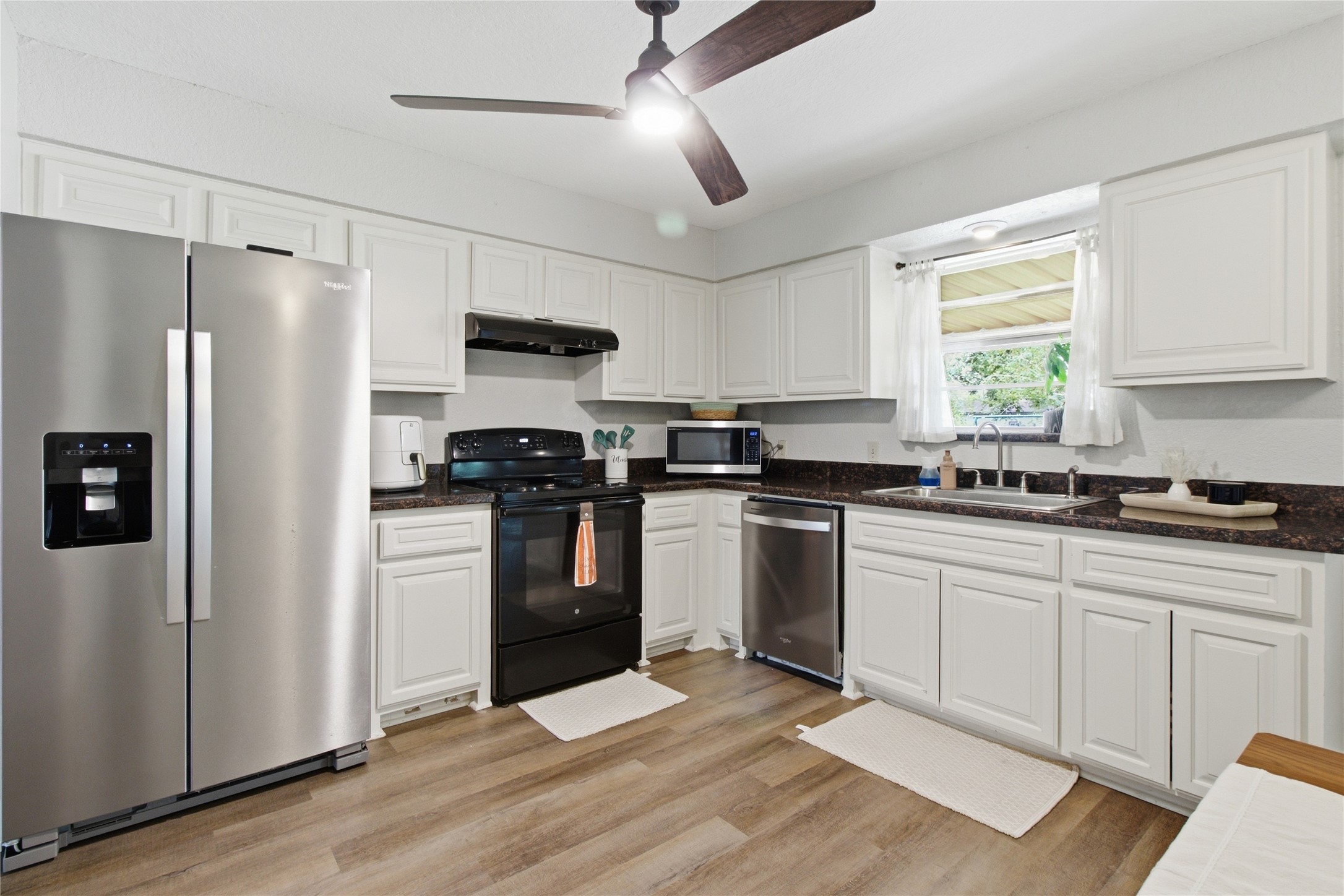 5106 3rd Street Property Photo 9
