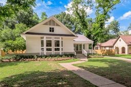 924 E Houston Avenue Property Photo