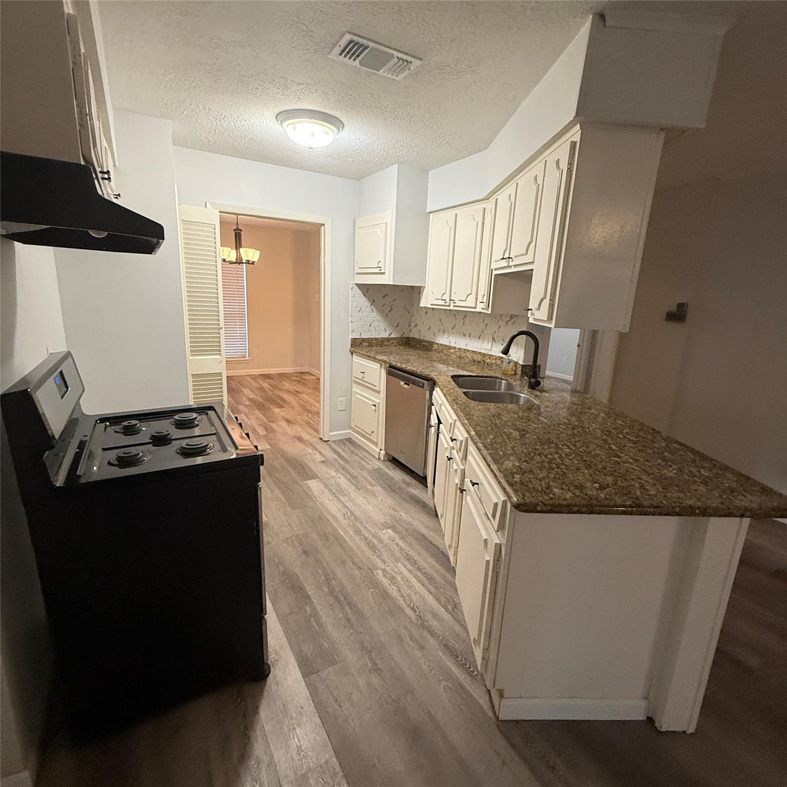 11722 Mclain Boulevard Property Photo 9