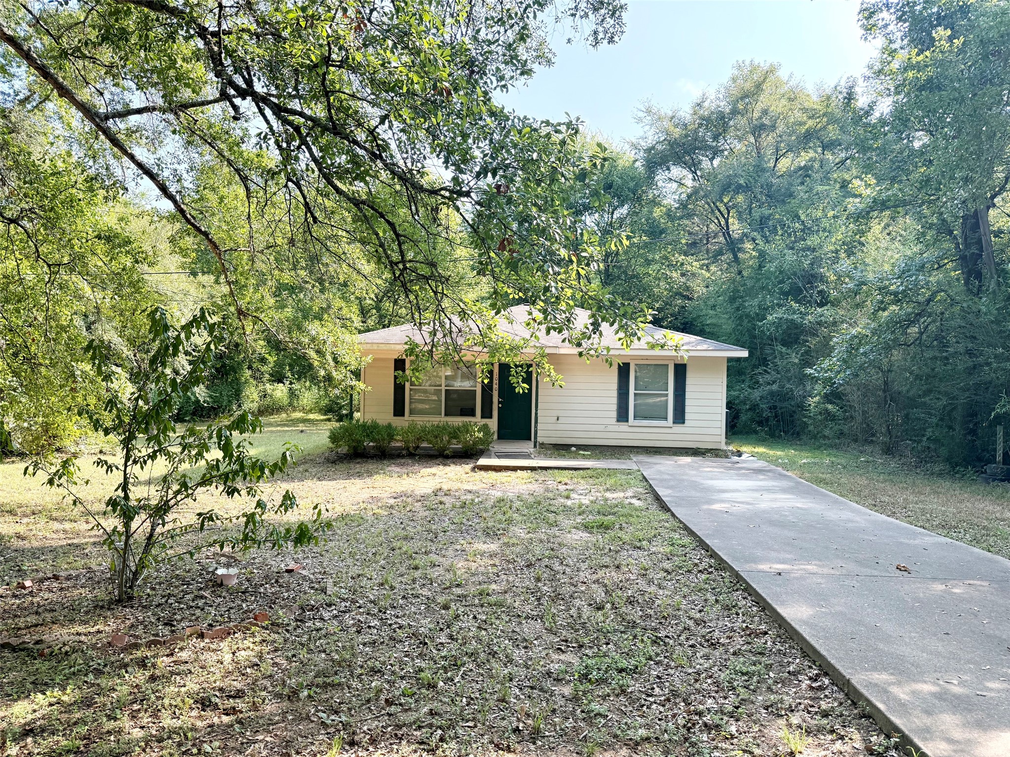 1040 Monroe Street Property Photo 1