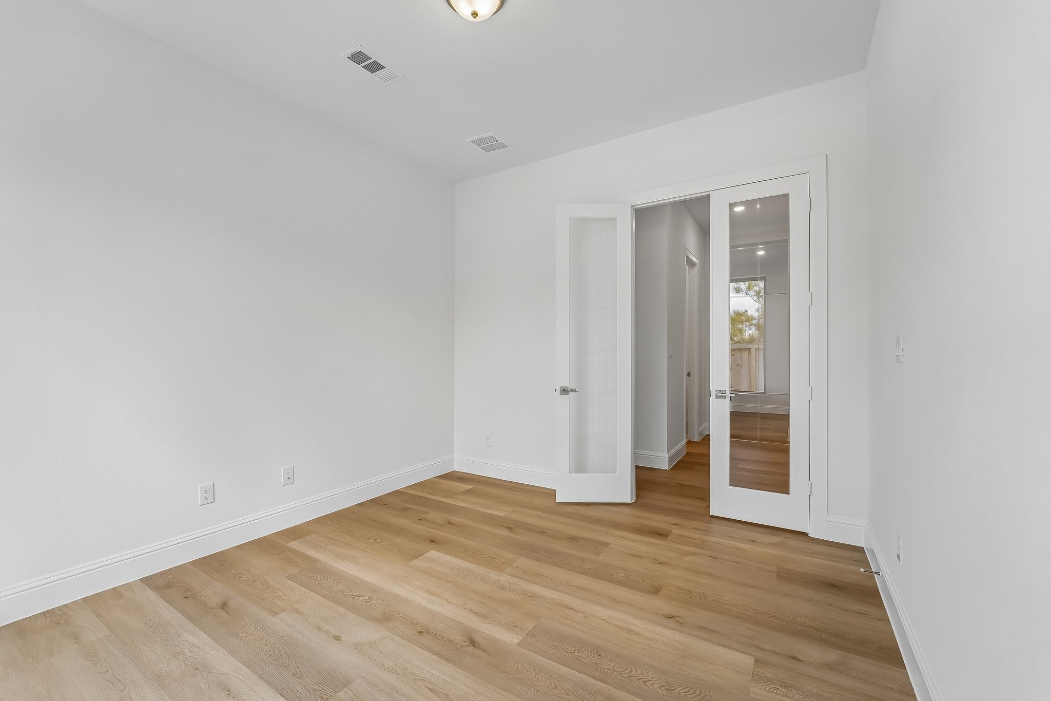 15811 Red Willow Court Property Photo 9