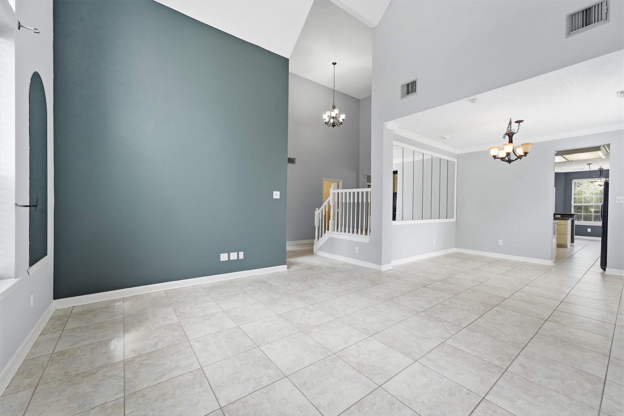 818 Heather Park Court Property Photo 6