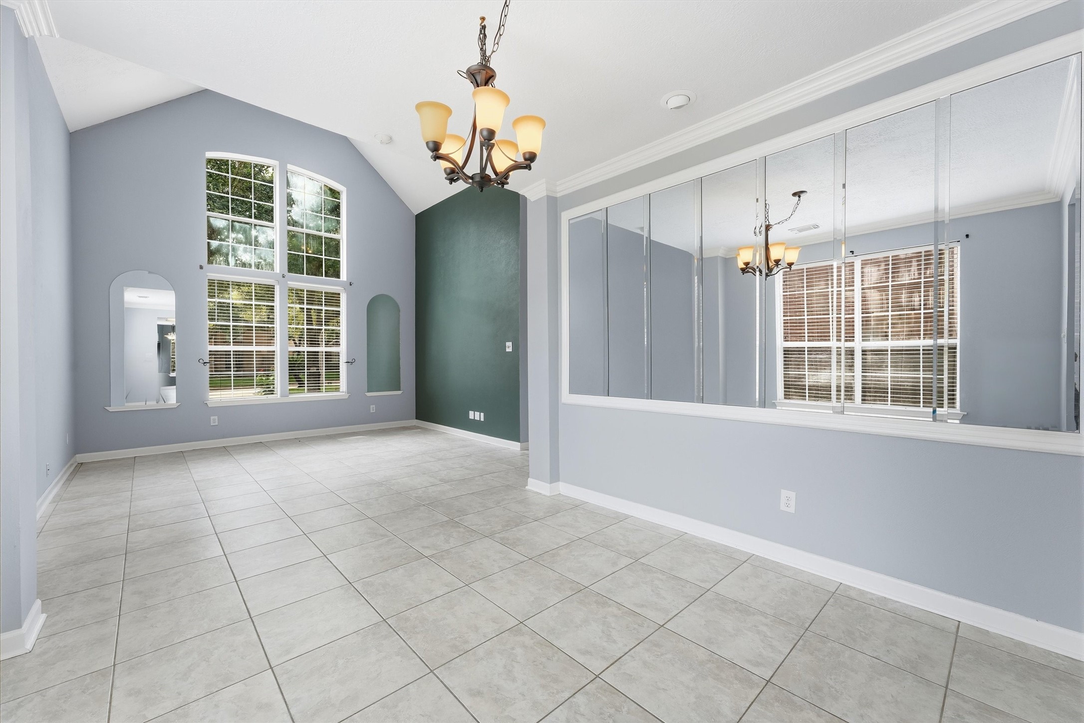 818 Heather Park Court Property Photo 8