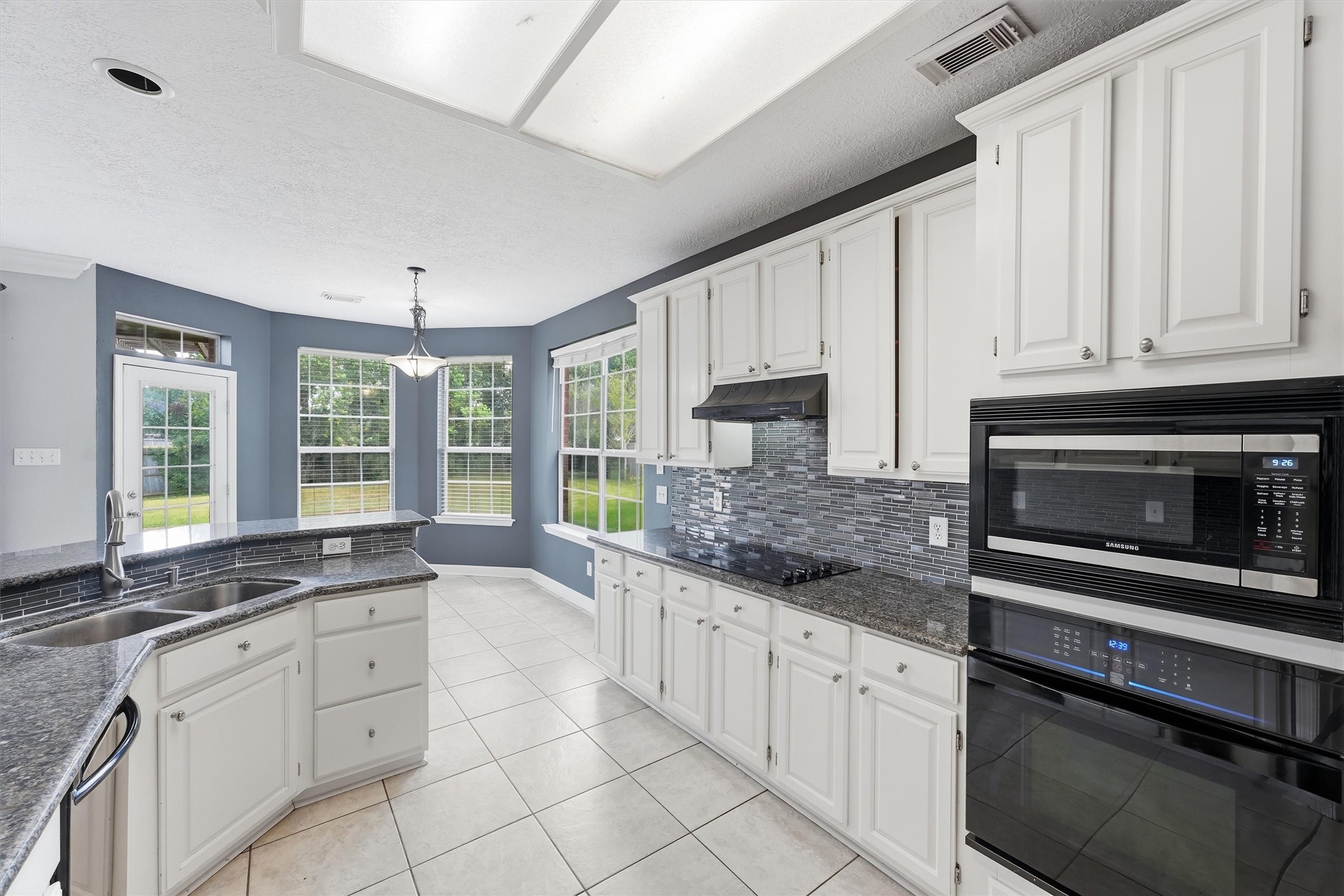 818 Heather Park Court Property Photo 10