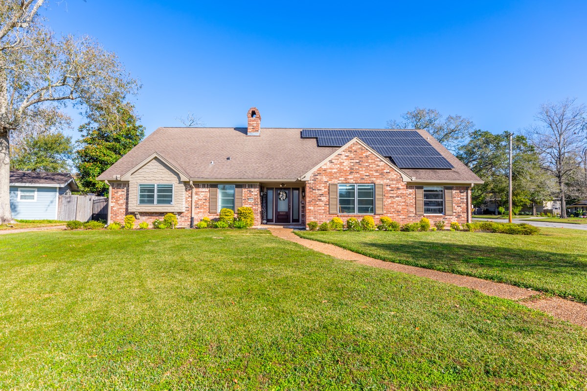 4910 Gladys Ave Property Photo