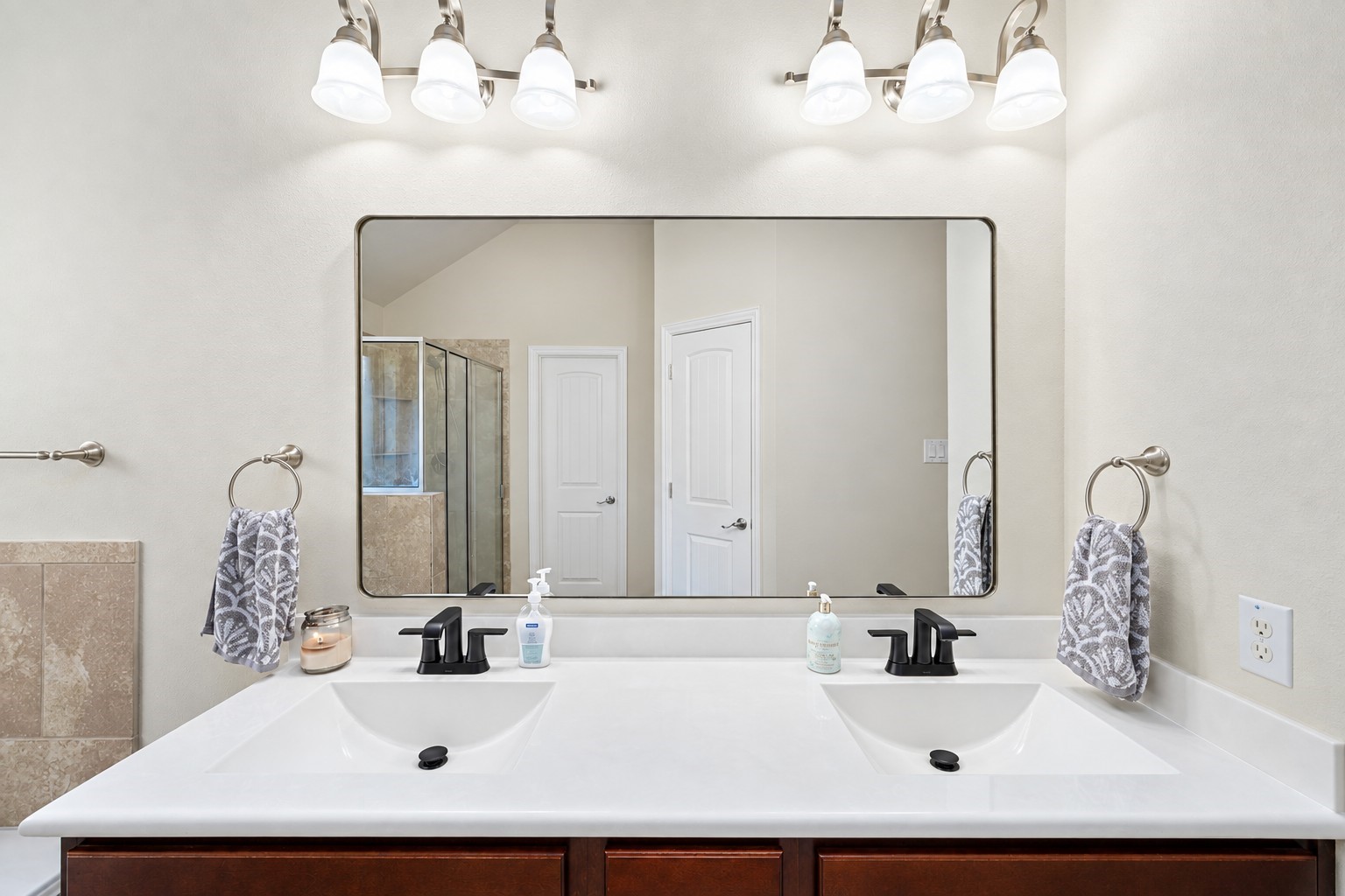5215 Green Heath Lane Property Photo 17