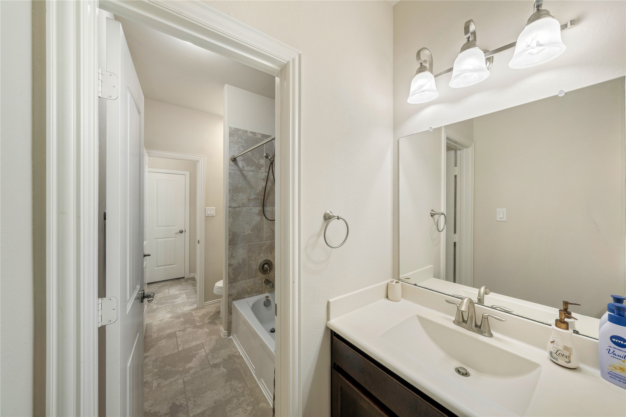 5215 Green Heath Lane Property Photo 24