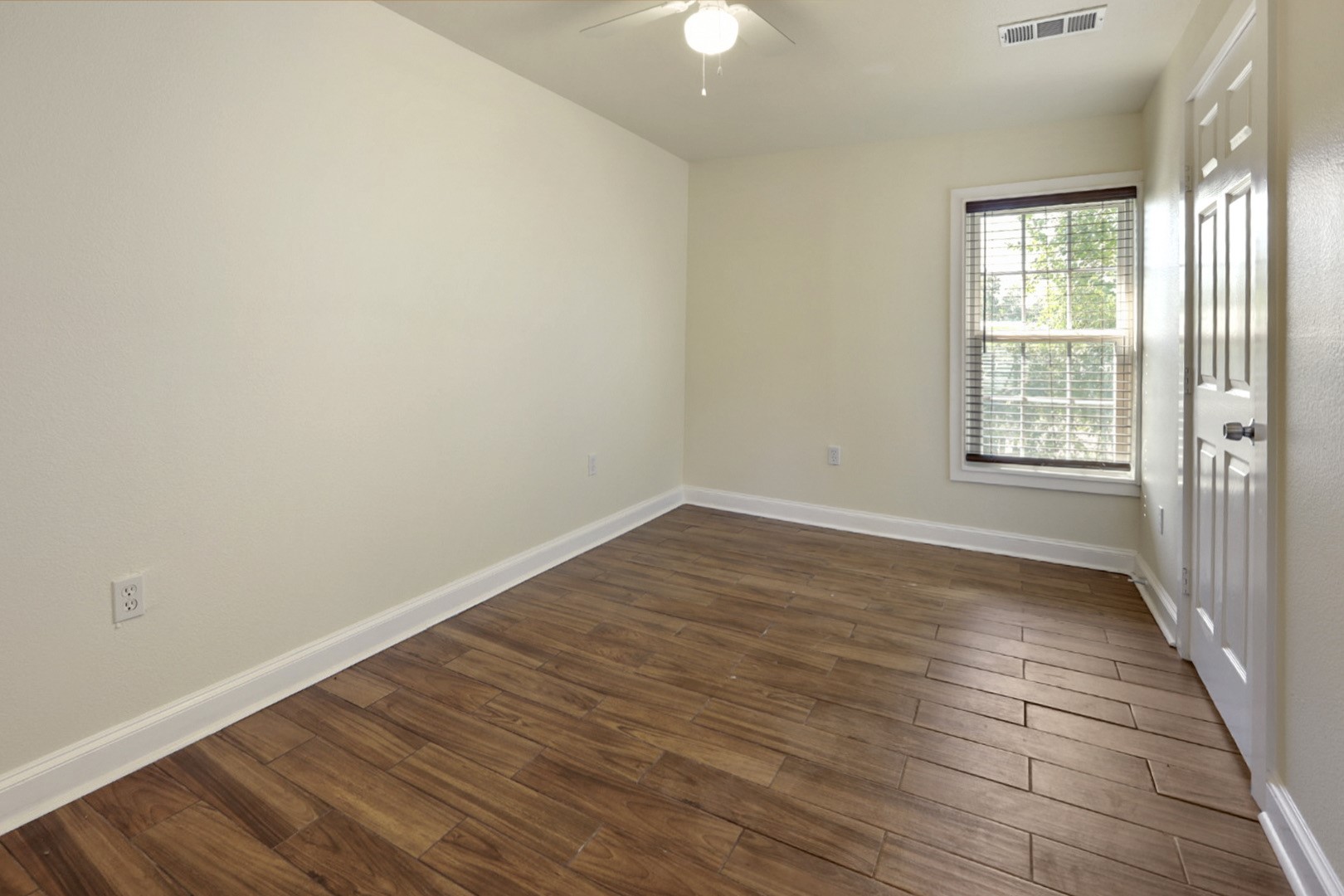4606 Antha Street Property Photo 6
