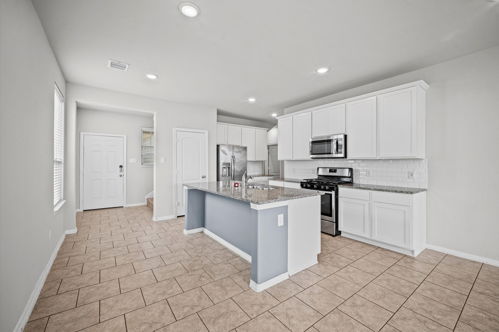25727 Boxwood Hedge Ln Property Photo 4