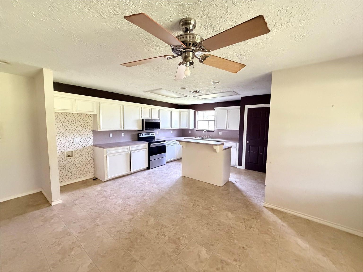 1210 County Road 2099 Property Photo 5