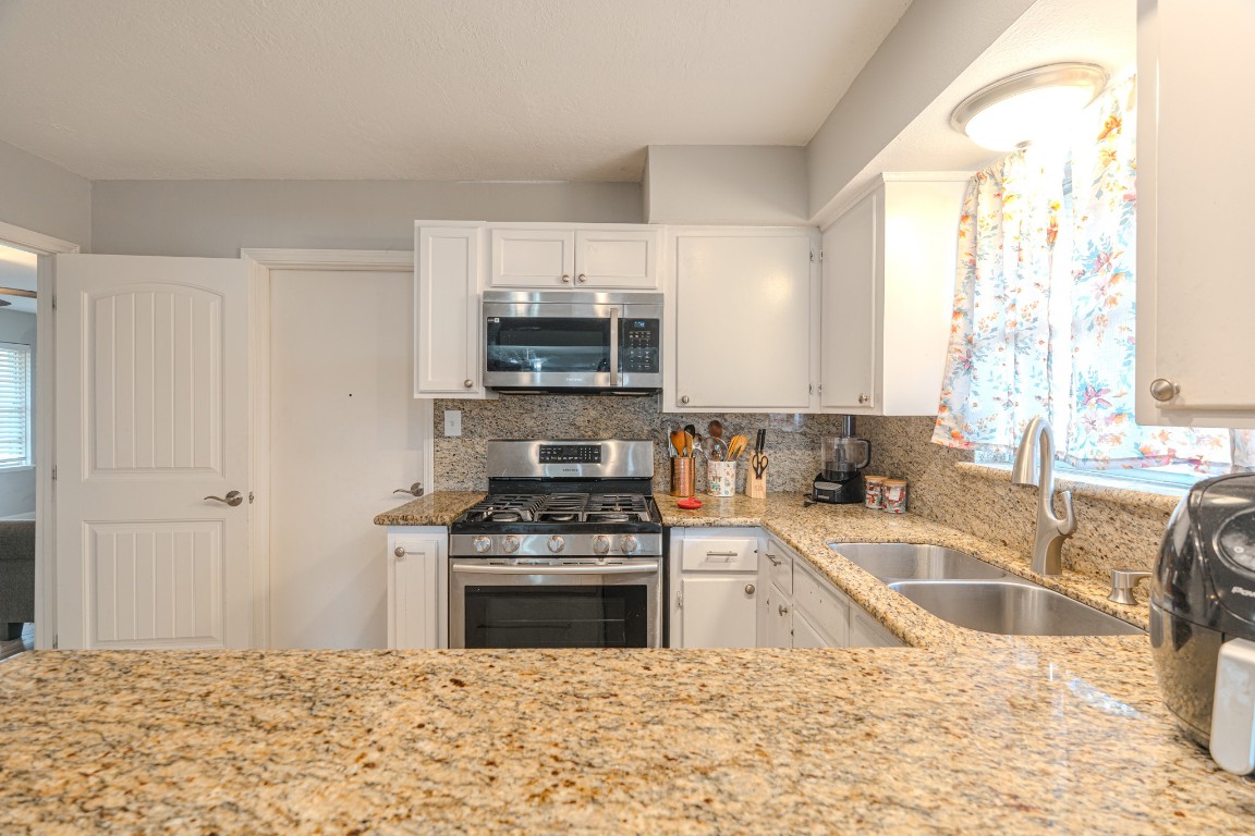 5637 Wood Creek Way Property Photo 13
