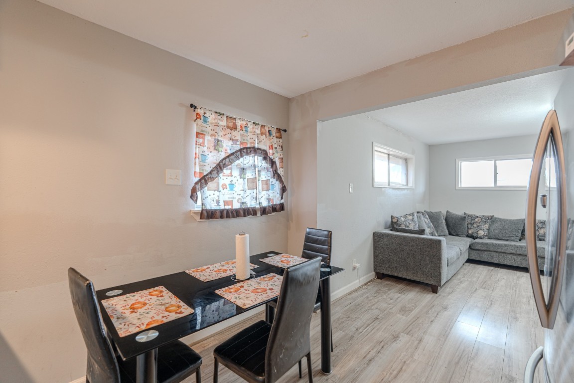 5637 Wood Creek Way Property Photo 14